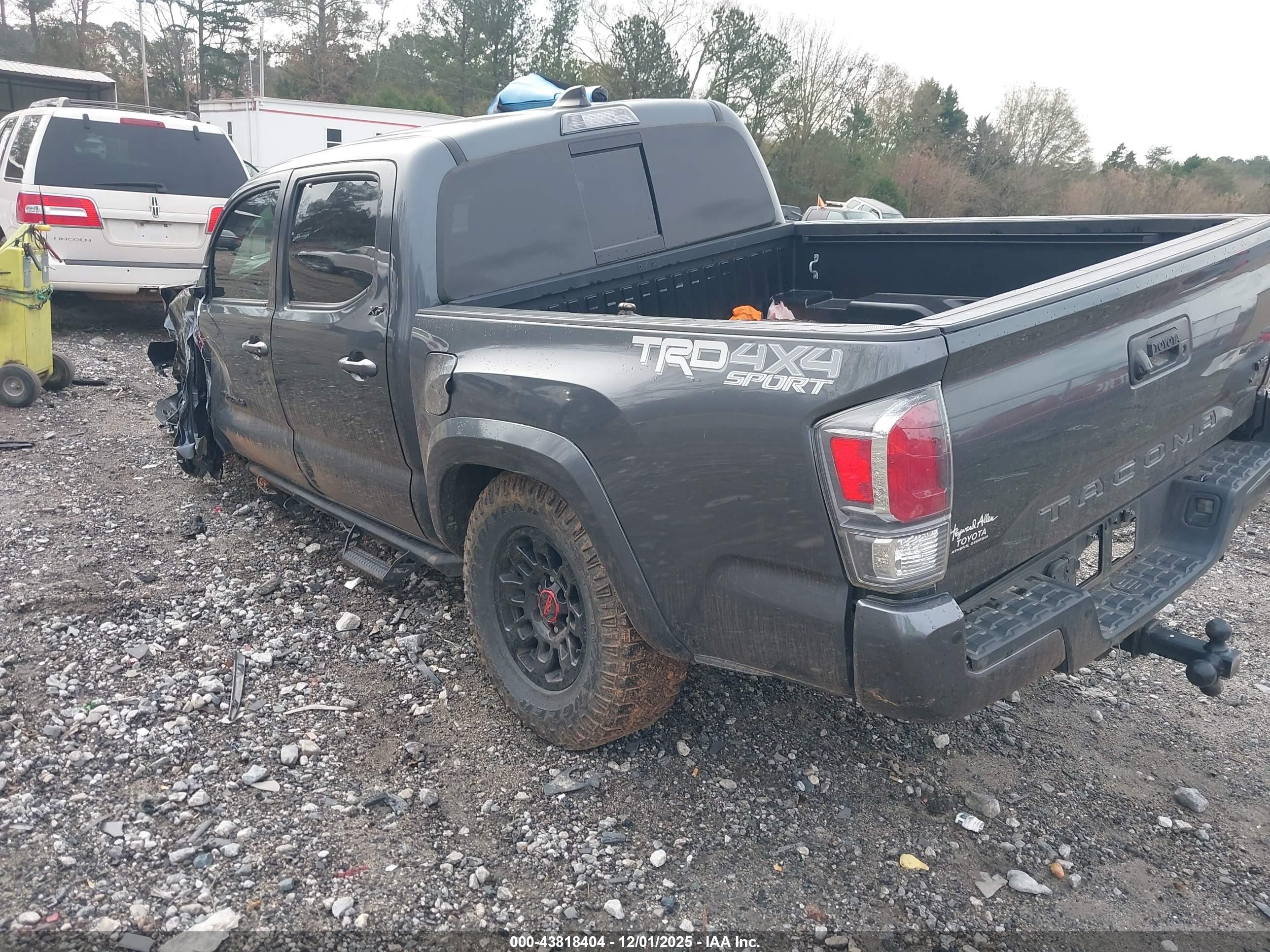 TOYOTA TACOMA image 3