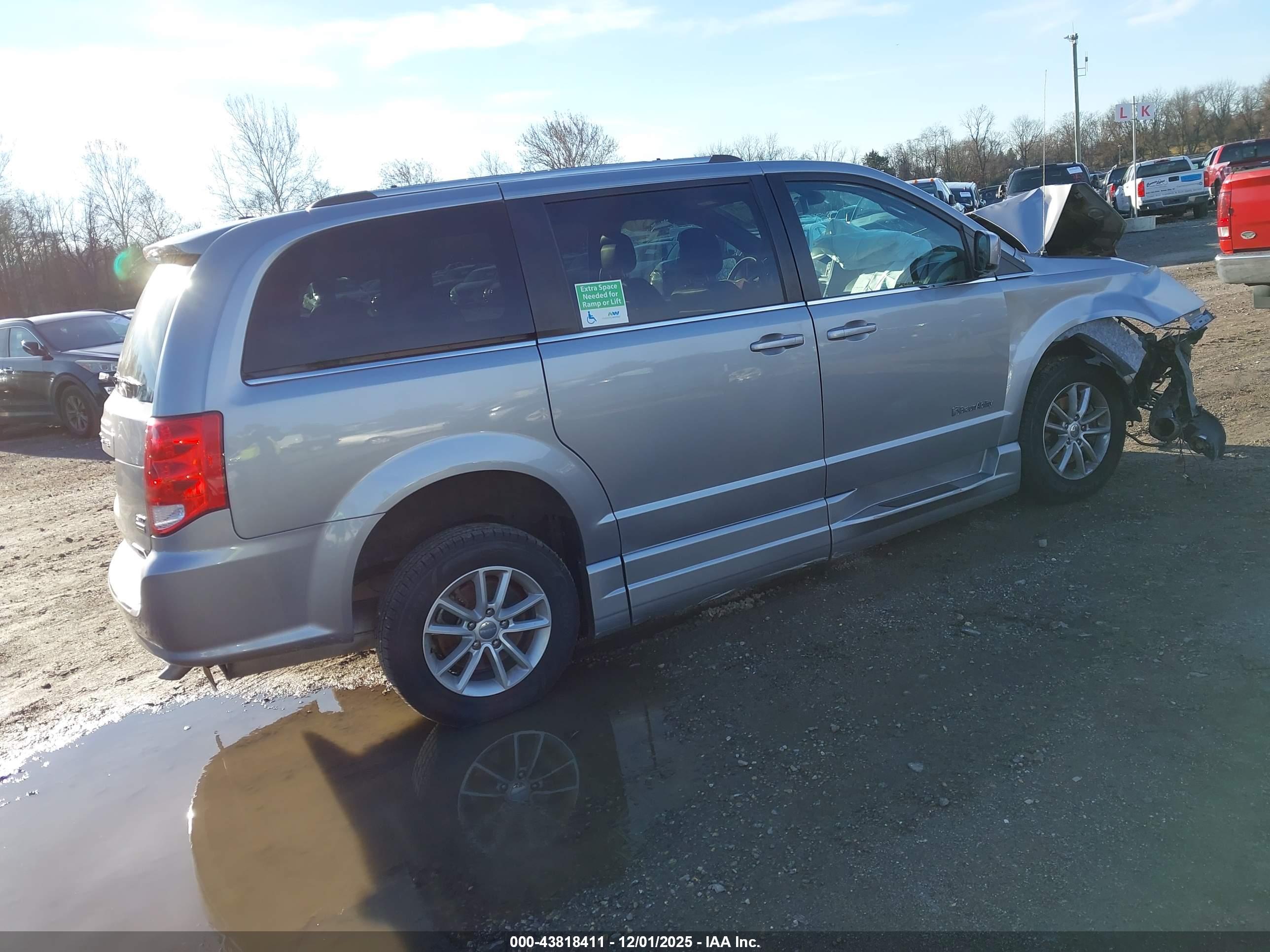 DODGE GRAND image 4