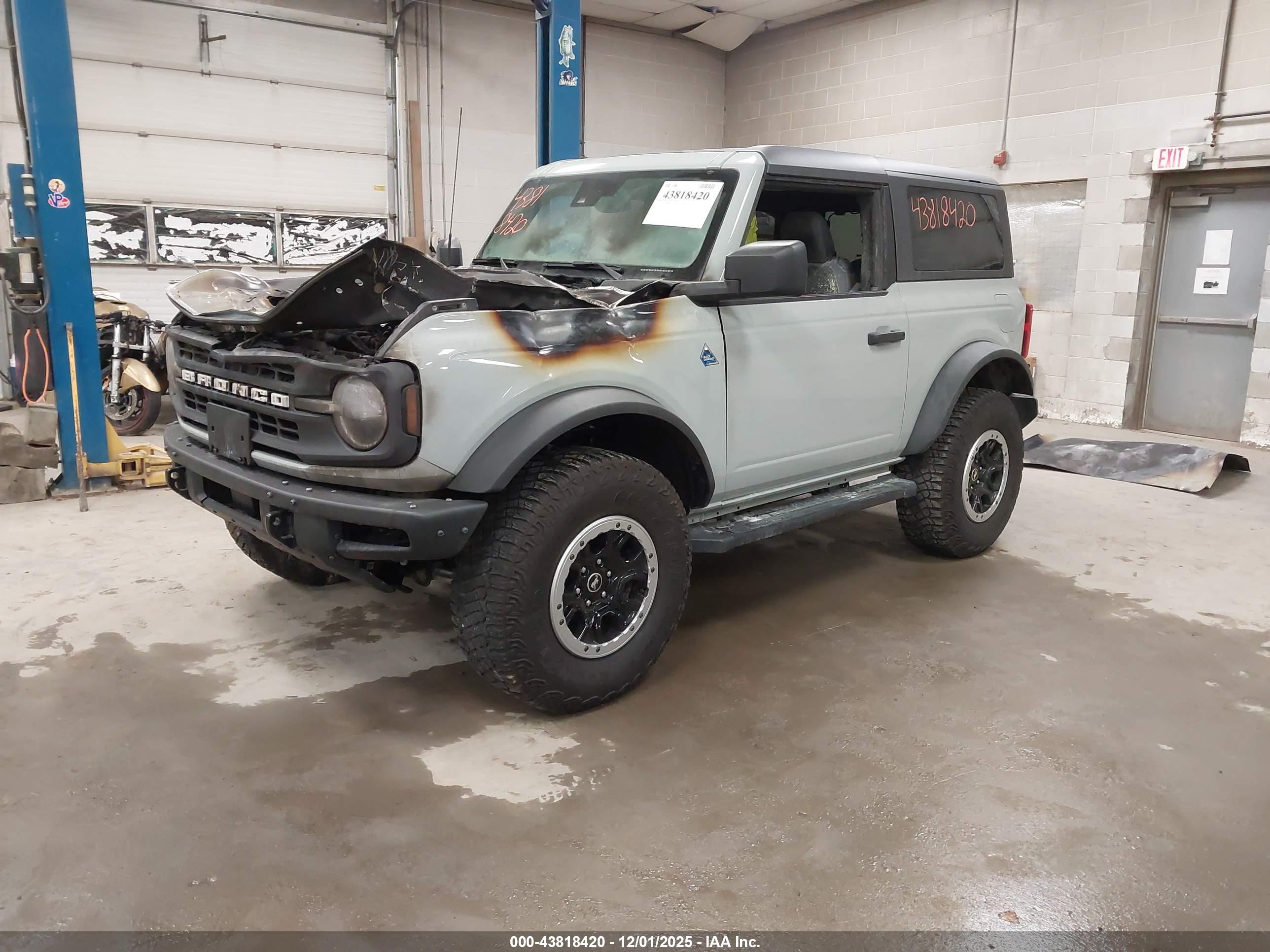 FORD BRONCO image 2