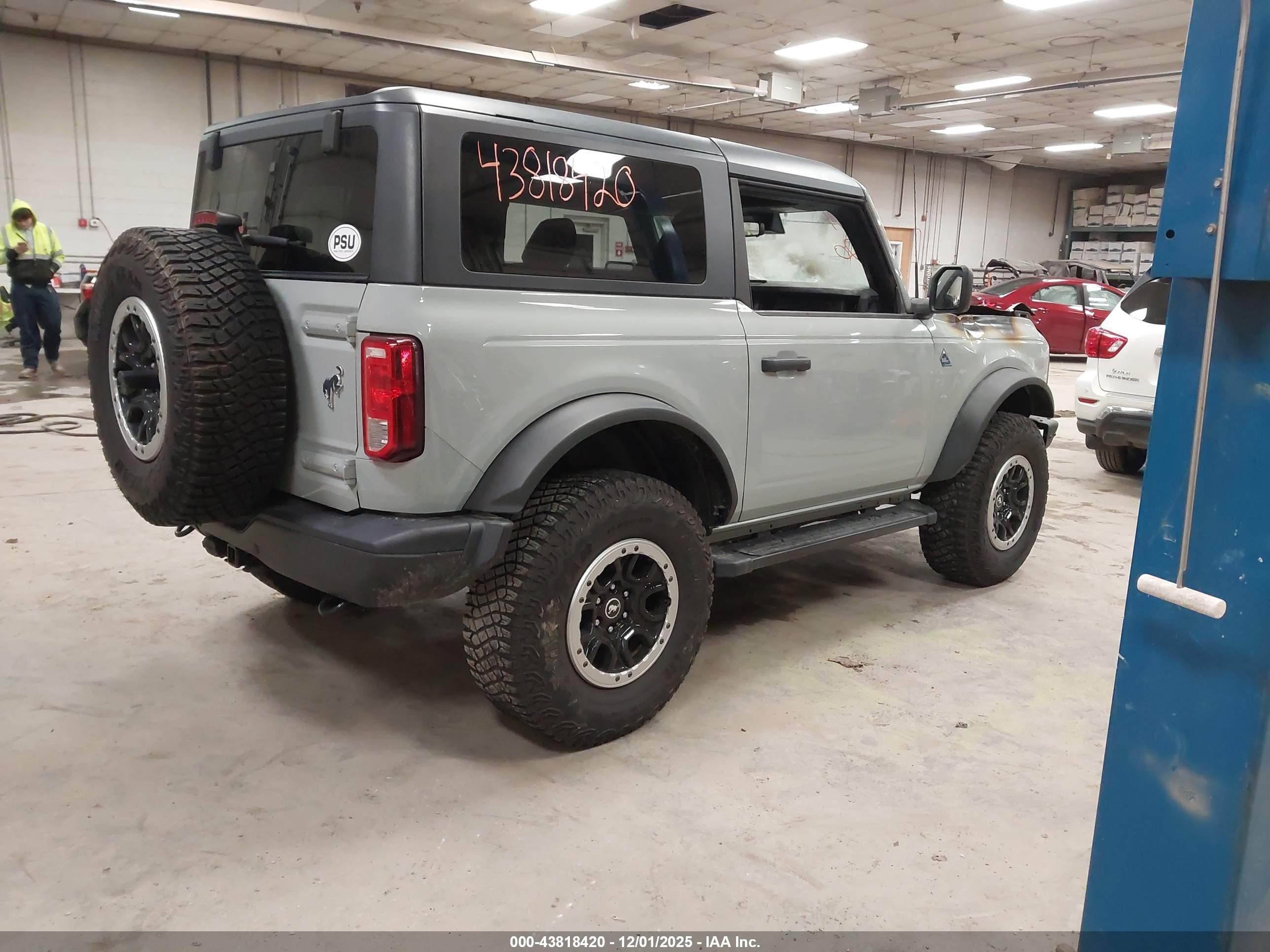 FORD BRONCO image 4