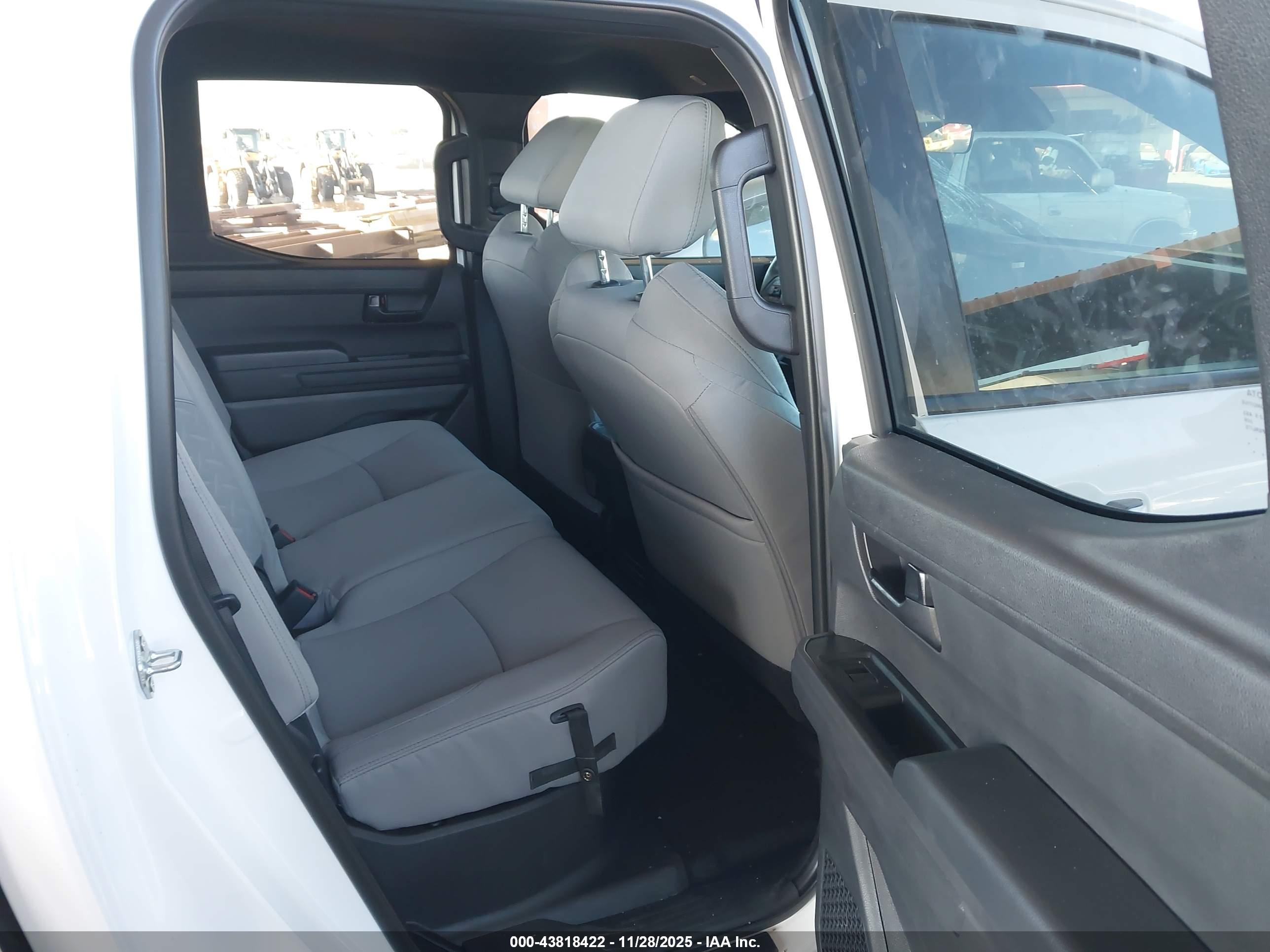 TOYOTA TACOMA image 8