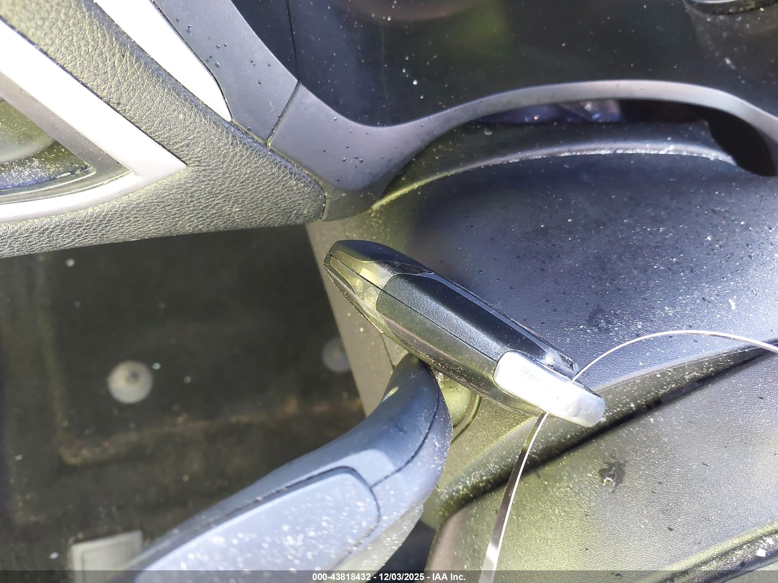 LINCOLN MKZ image 11