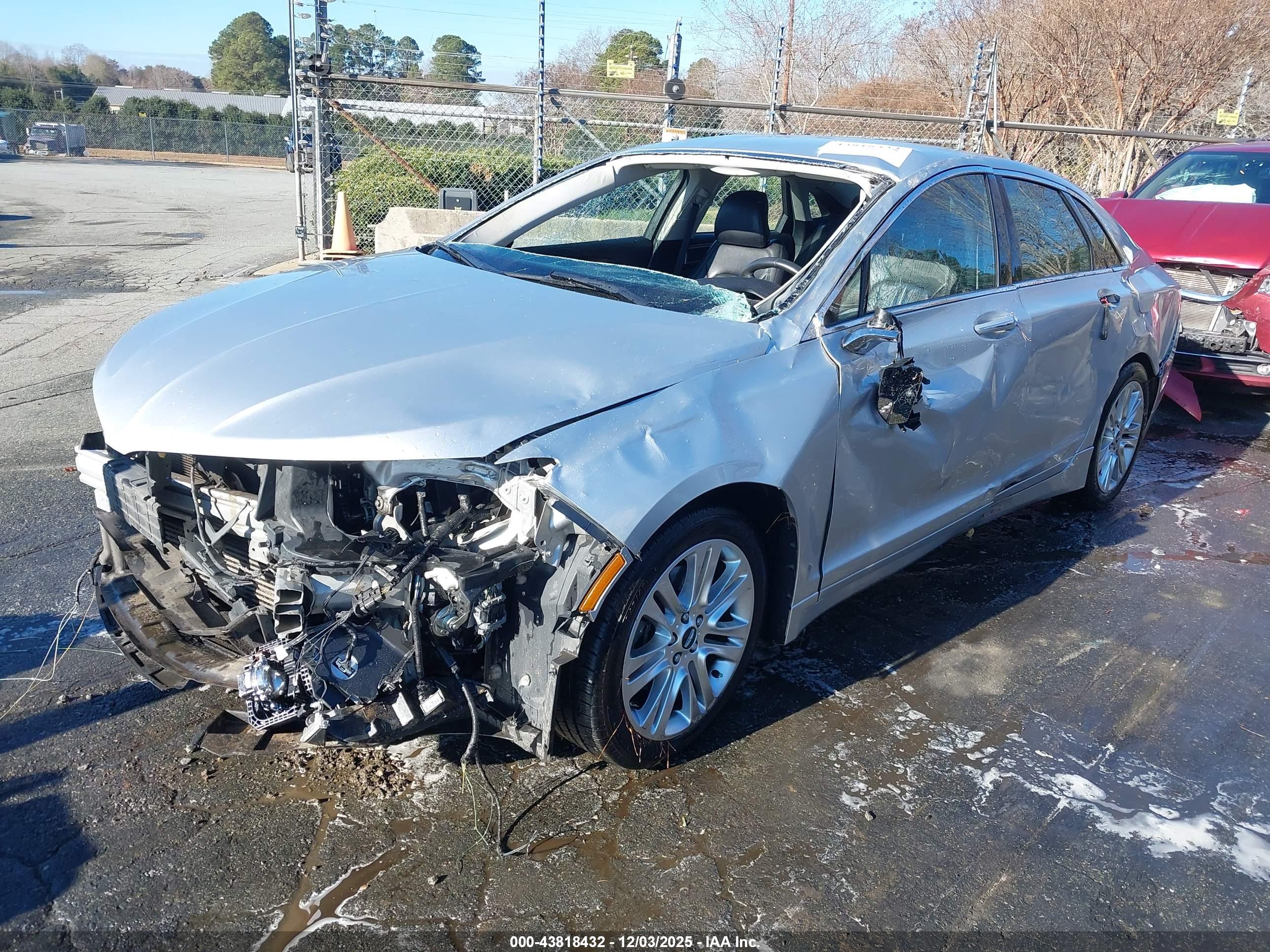 LINCOLN MKZ image 2