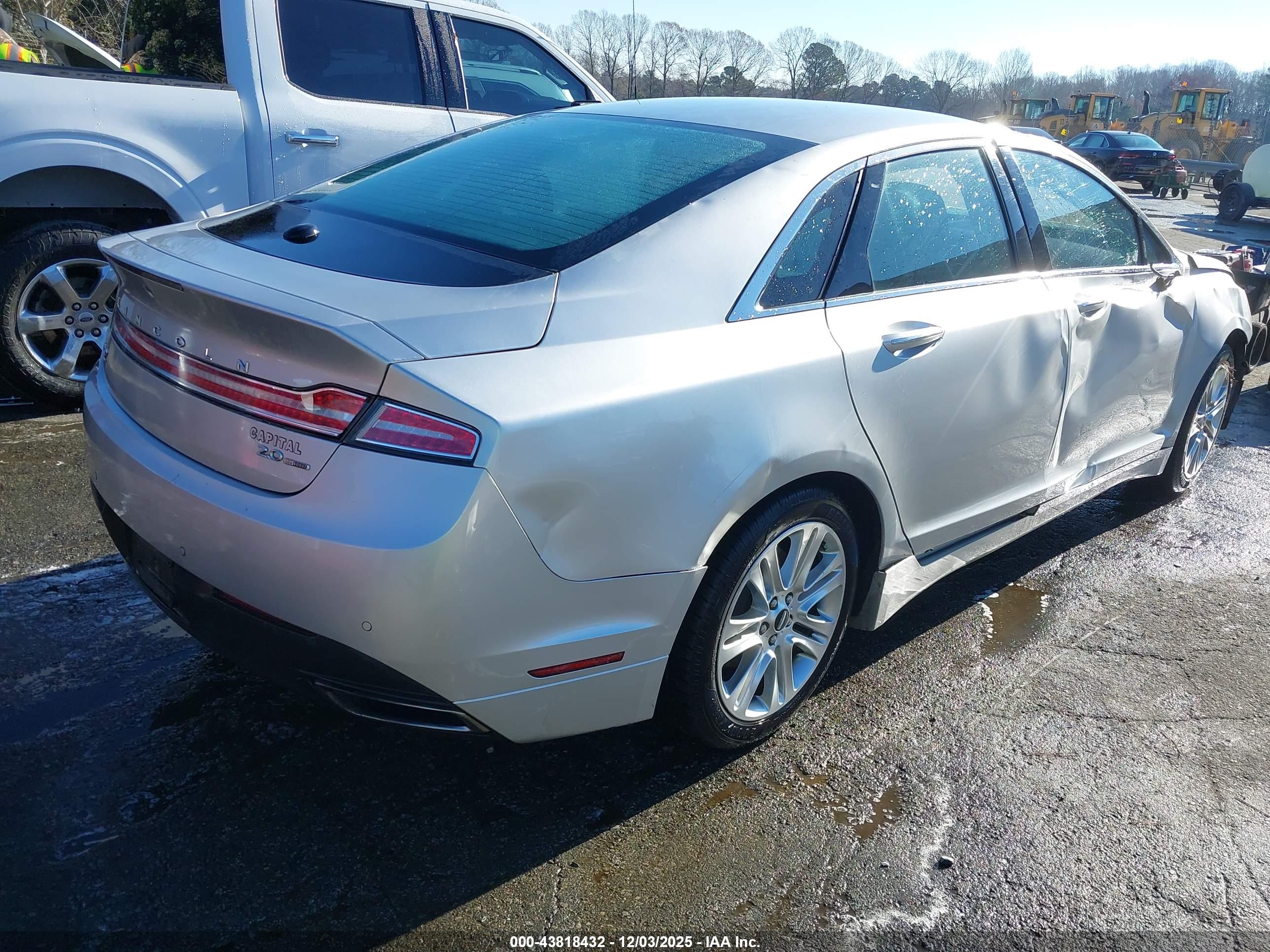 LINCOLN MKZ image 4