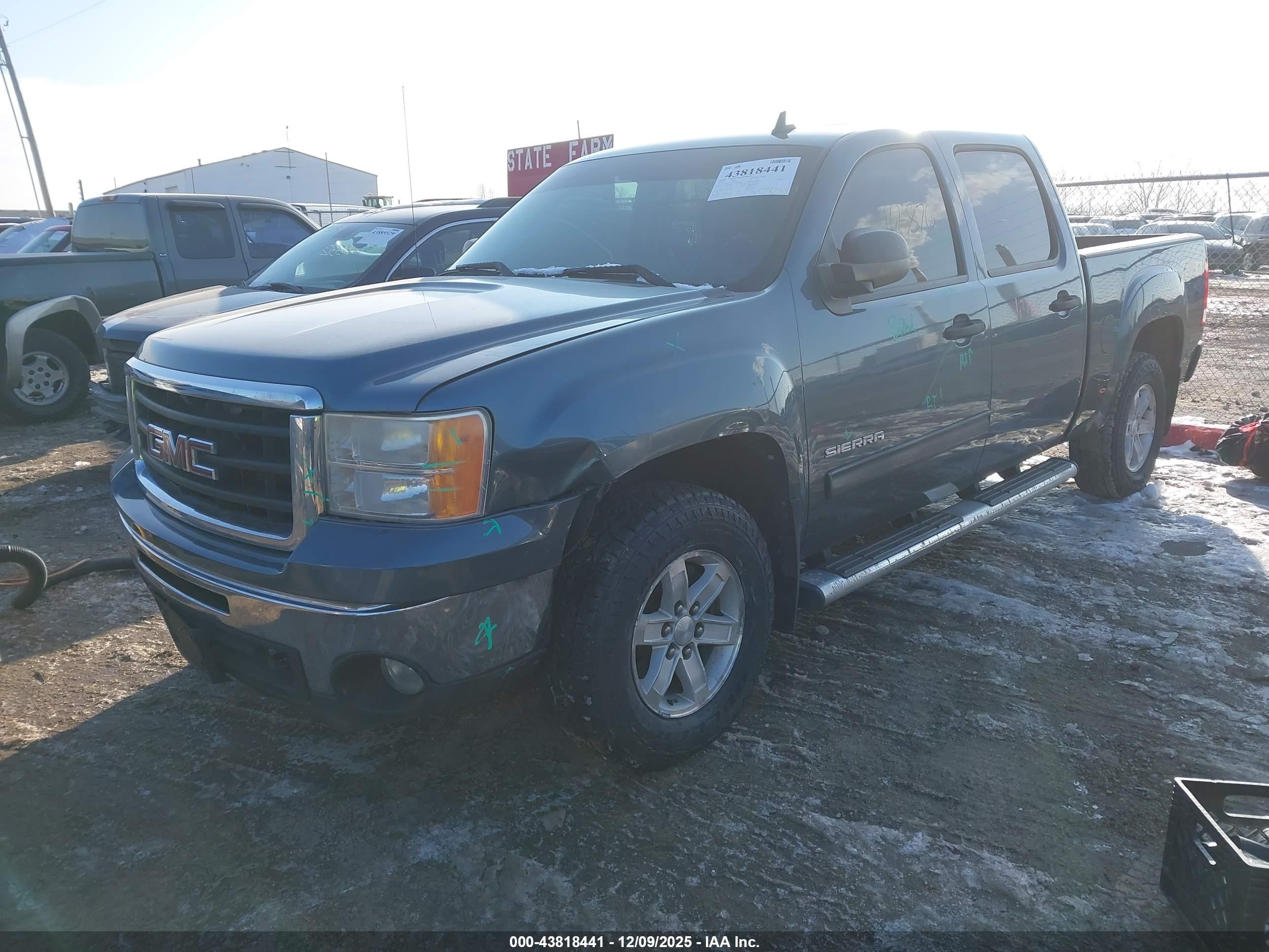 GMC SIERRA image 2
