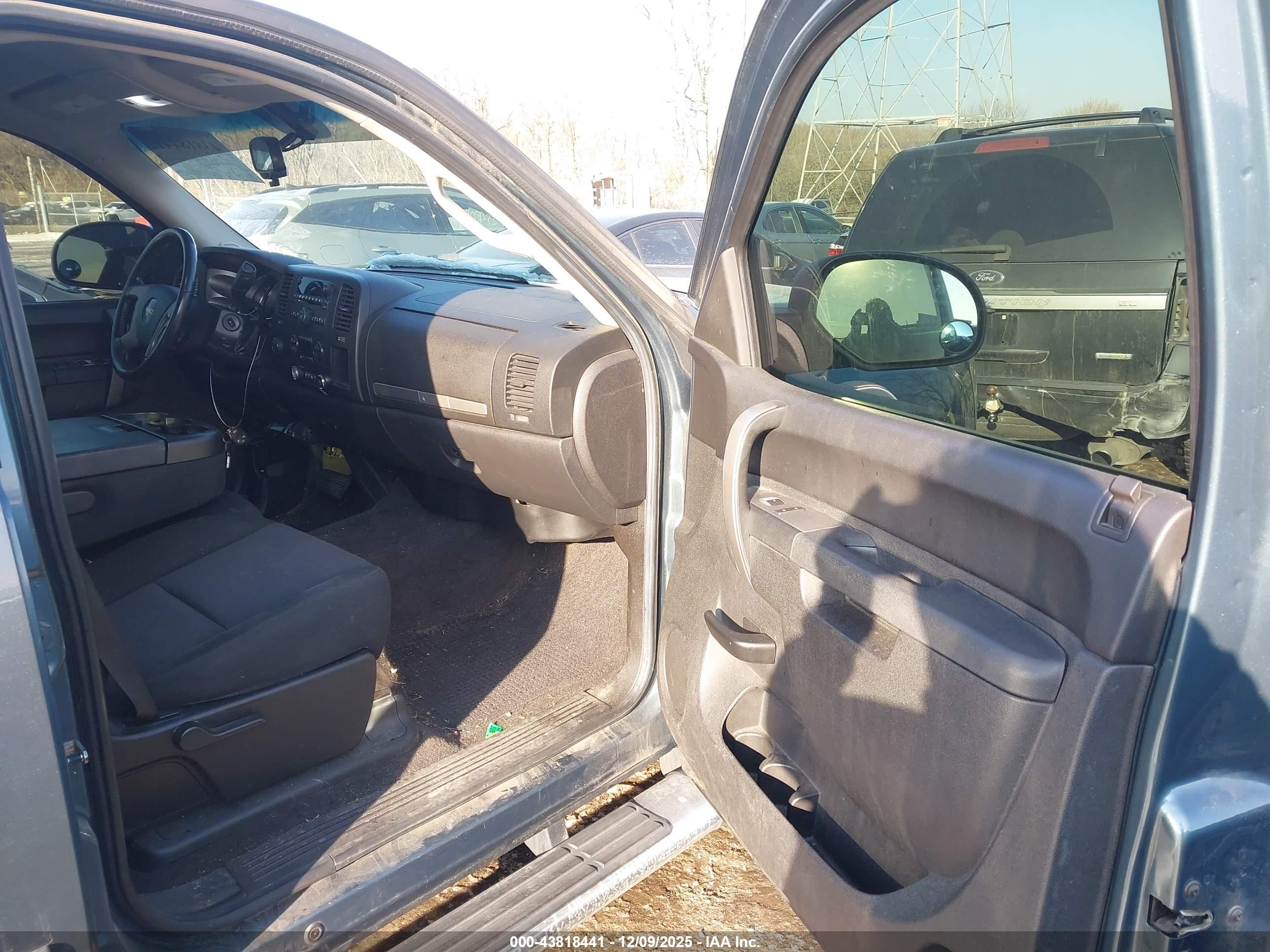 GMC SIERRA image 5