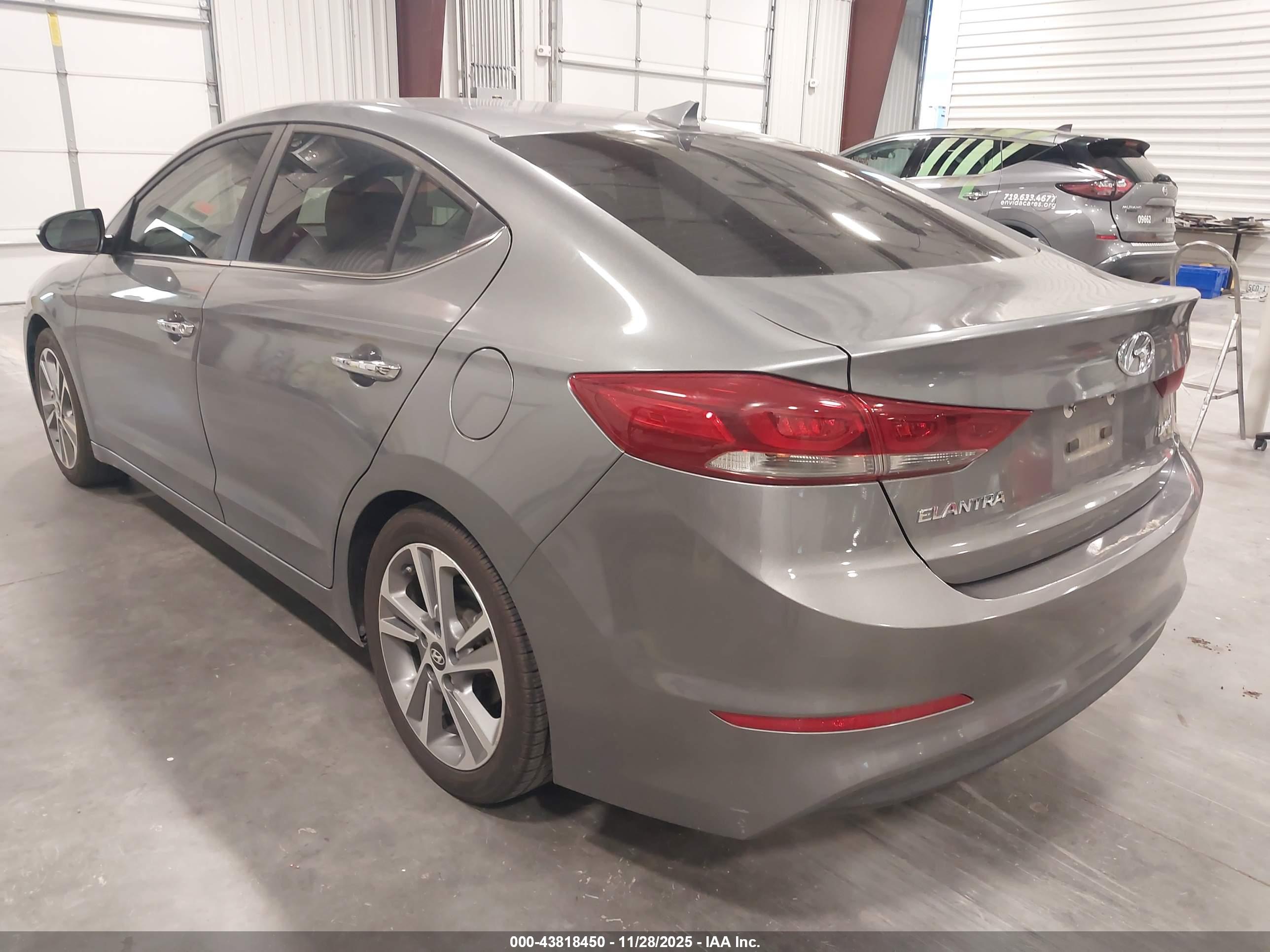 HYUNDAI ELANTRA image 3