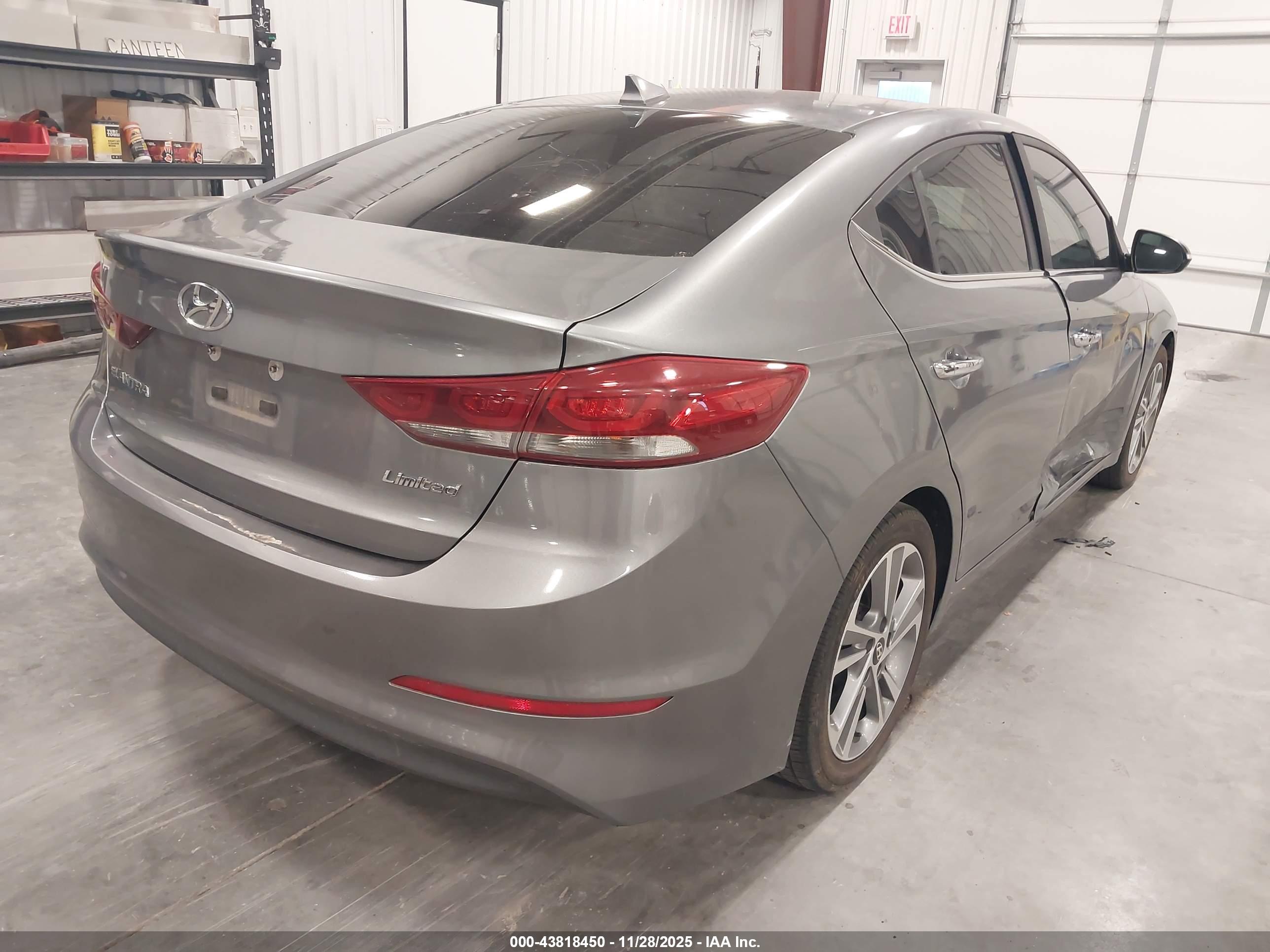 HYUNDAI ELANTRA image 4