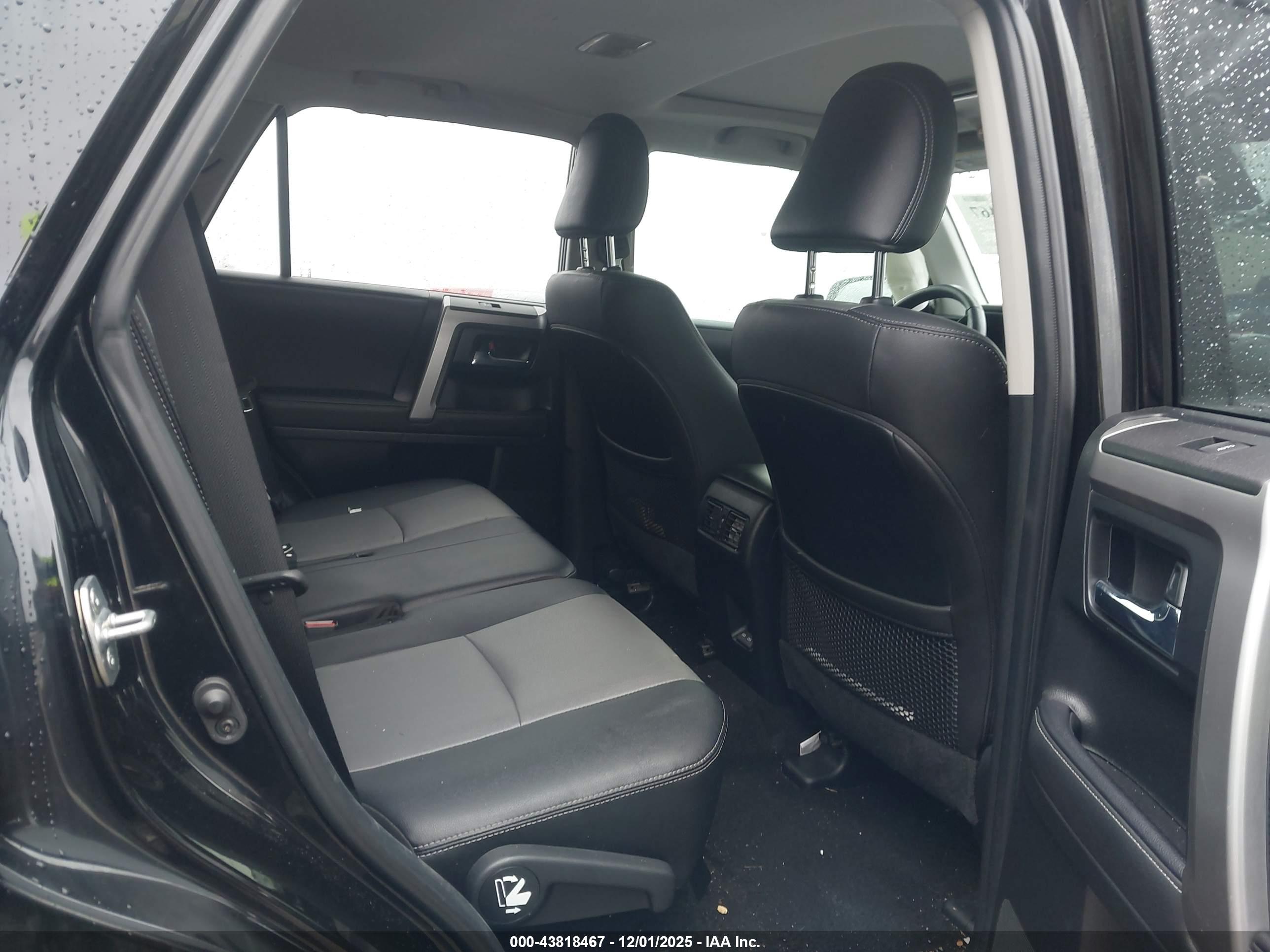 TOYOTA 4RUNNER image 8