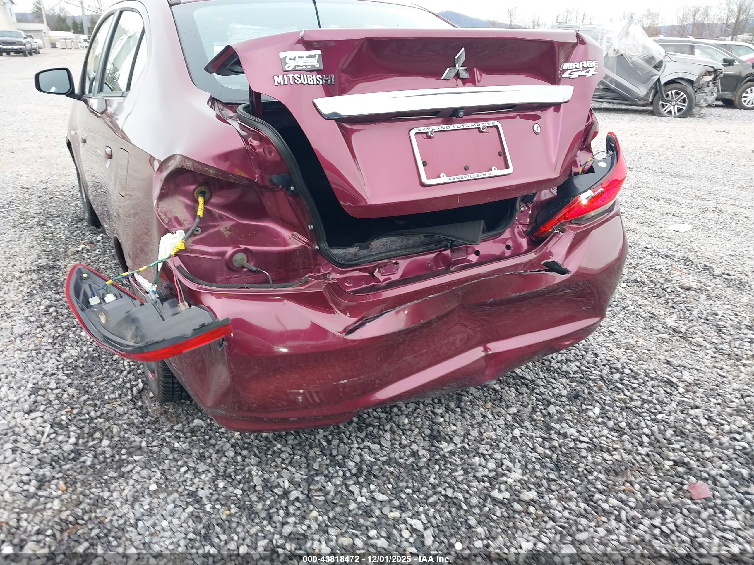 MITSUBISHI MIRAGE image 6
