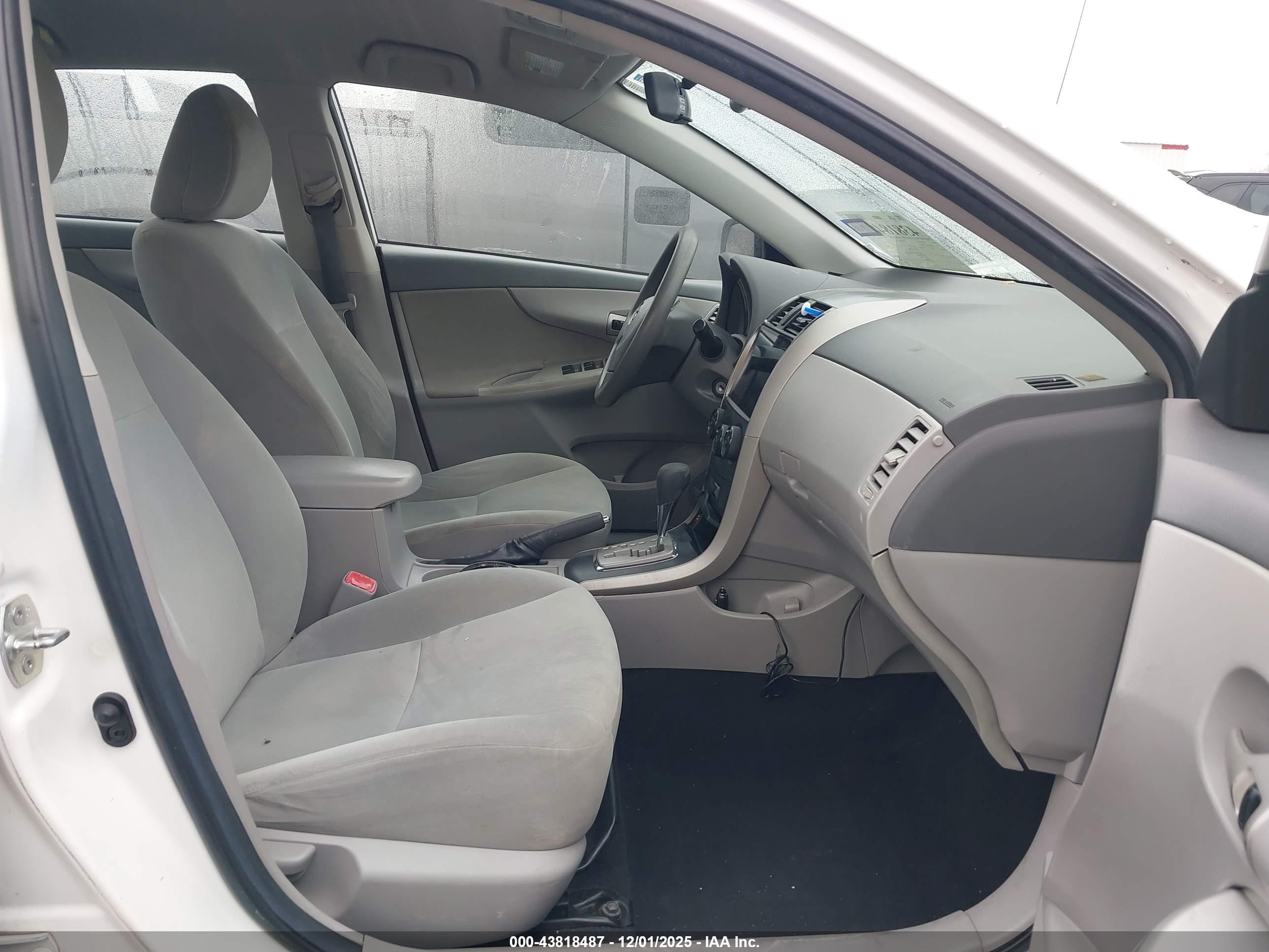 TOYOTA COROLLA image 5
