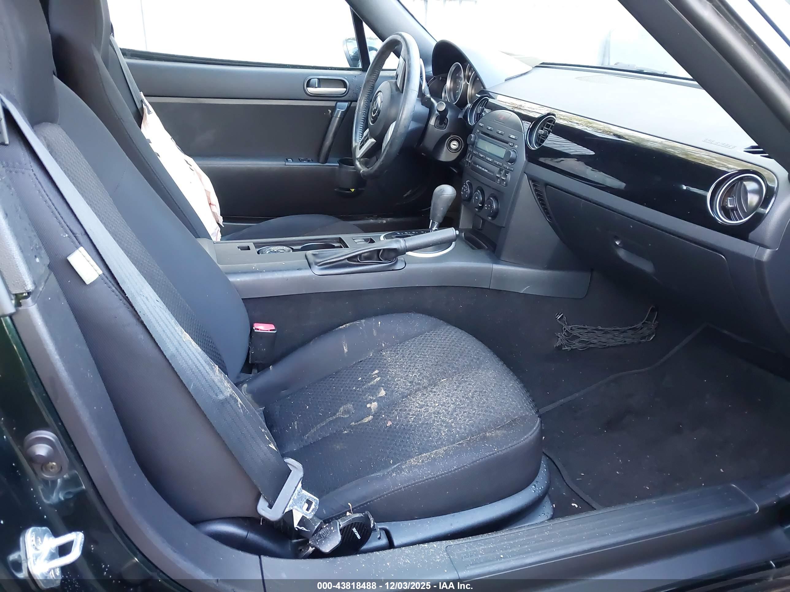 MAZDA MX-5 image 5