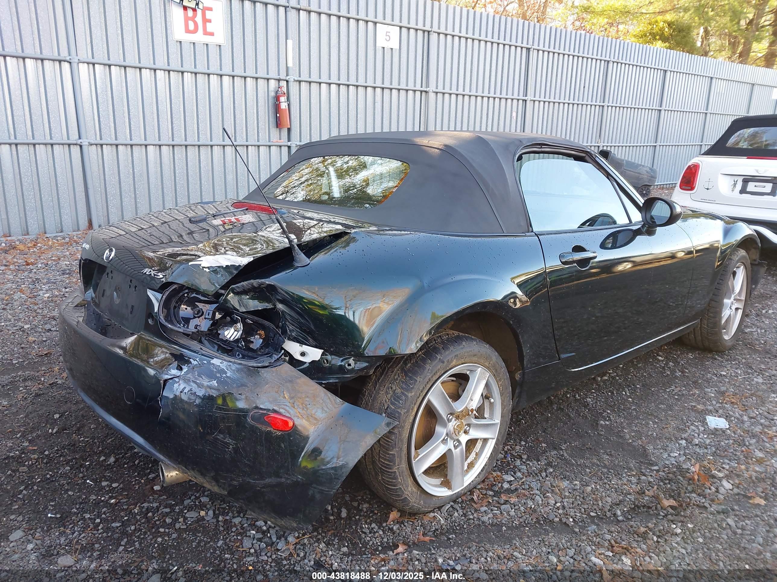 MAZDA MX-5 image 6