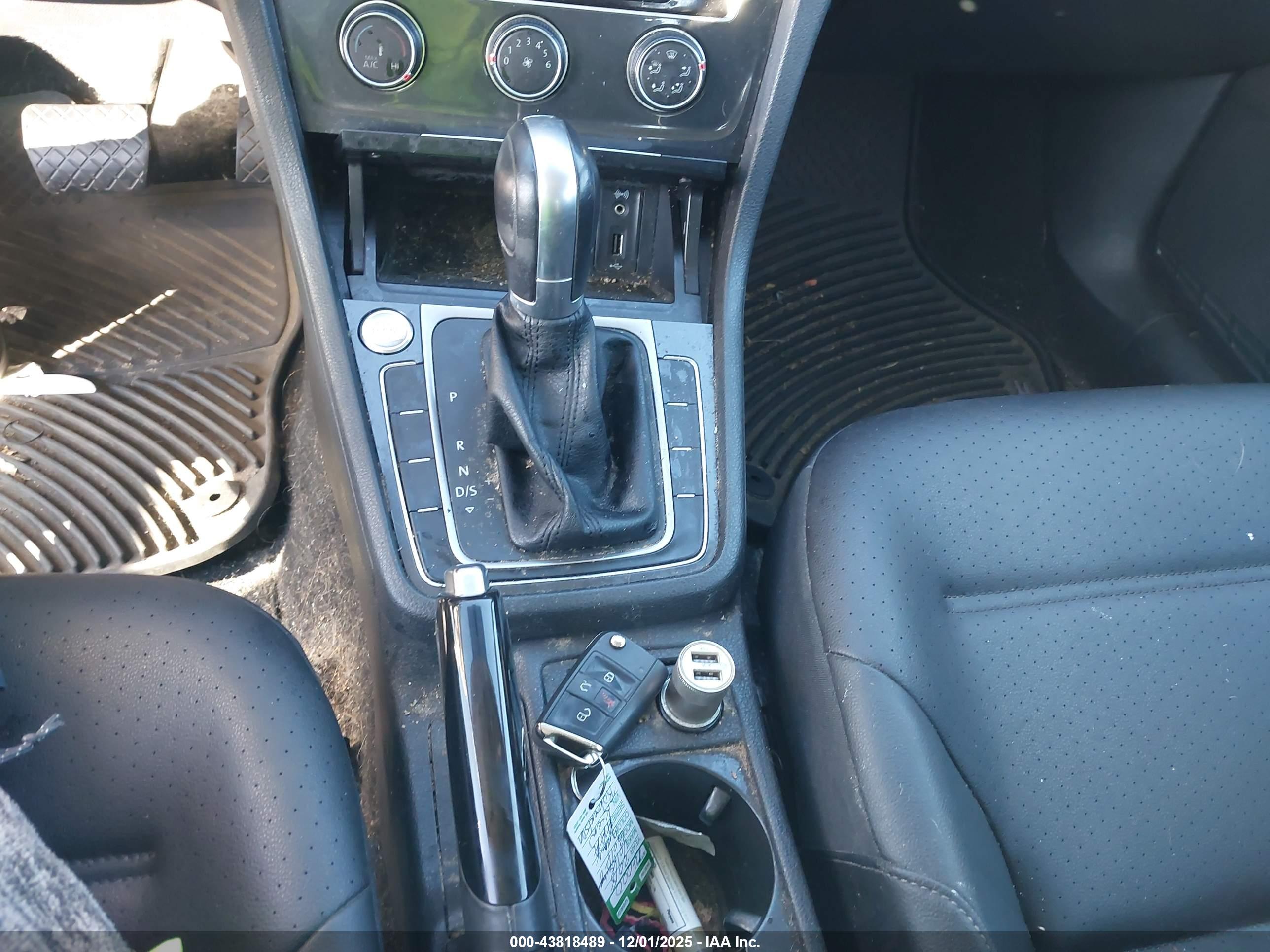 VOLKSWAGEN GOLF image 11