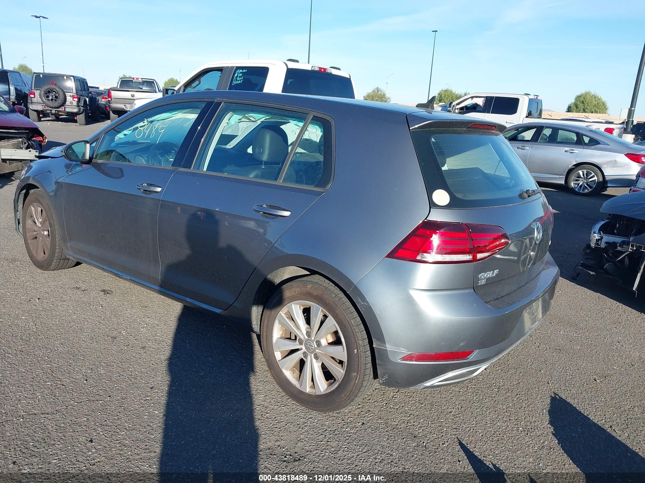 VOLKSWAGEN GOLF image 3