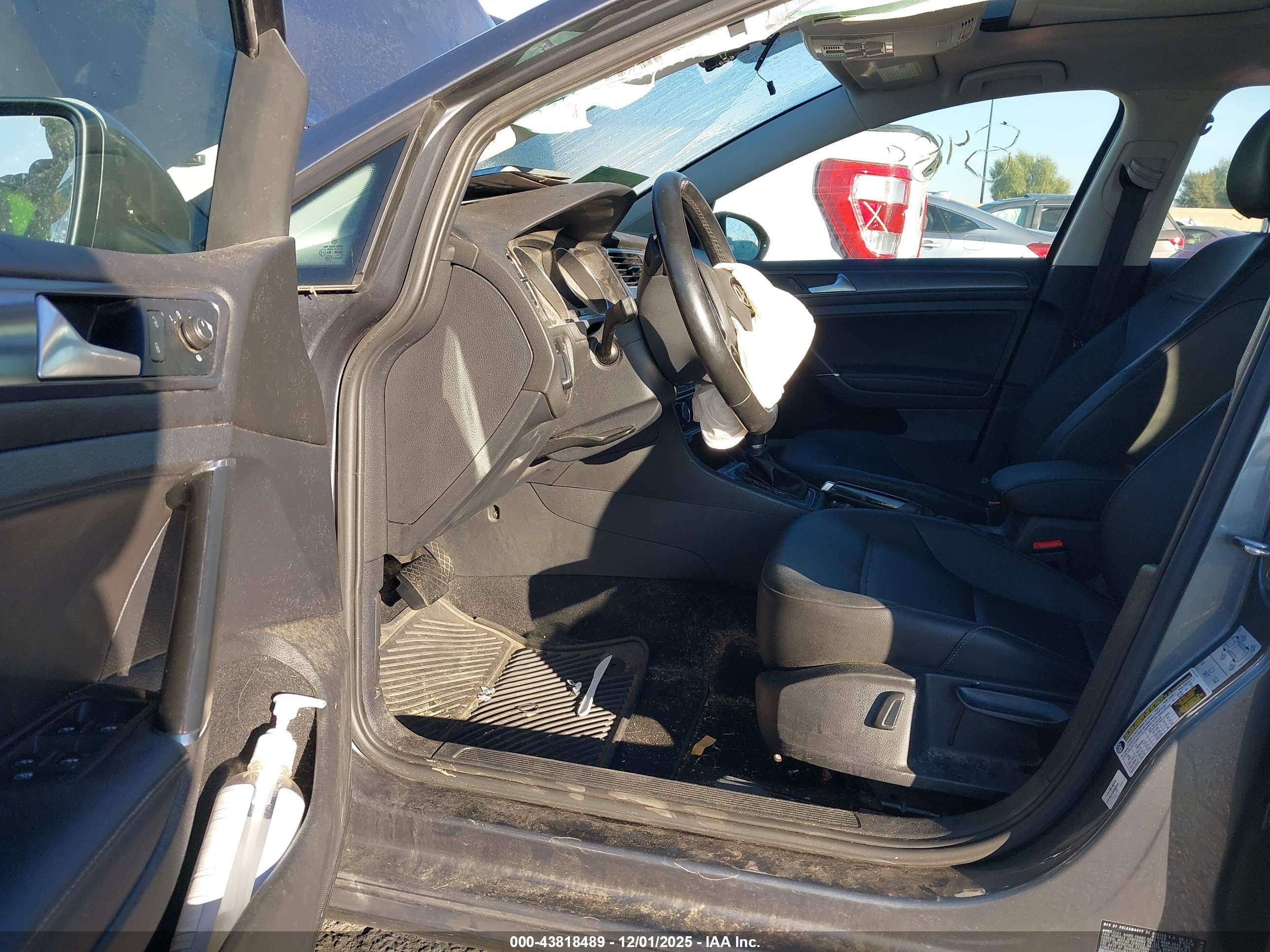 VOLKSWAGEN GOLF image 5