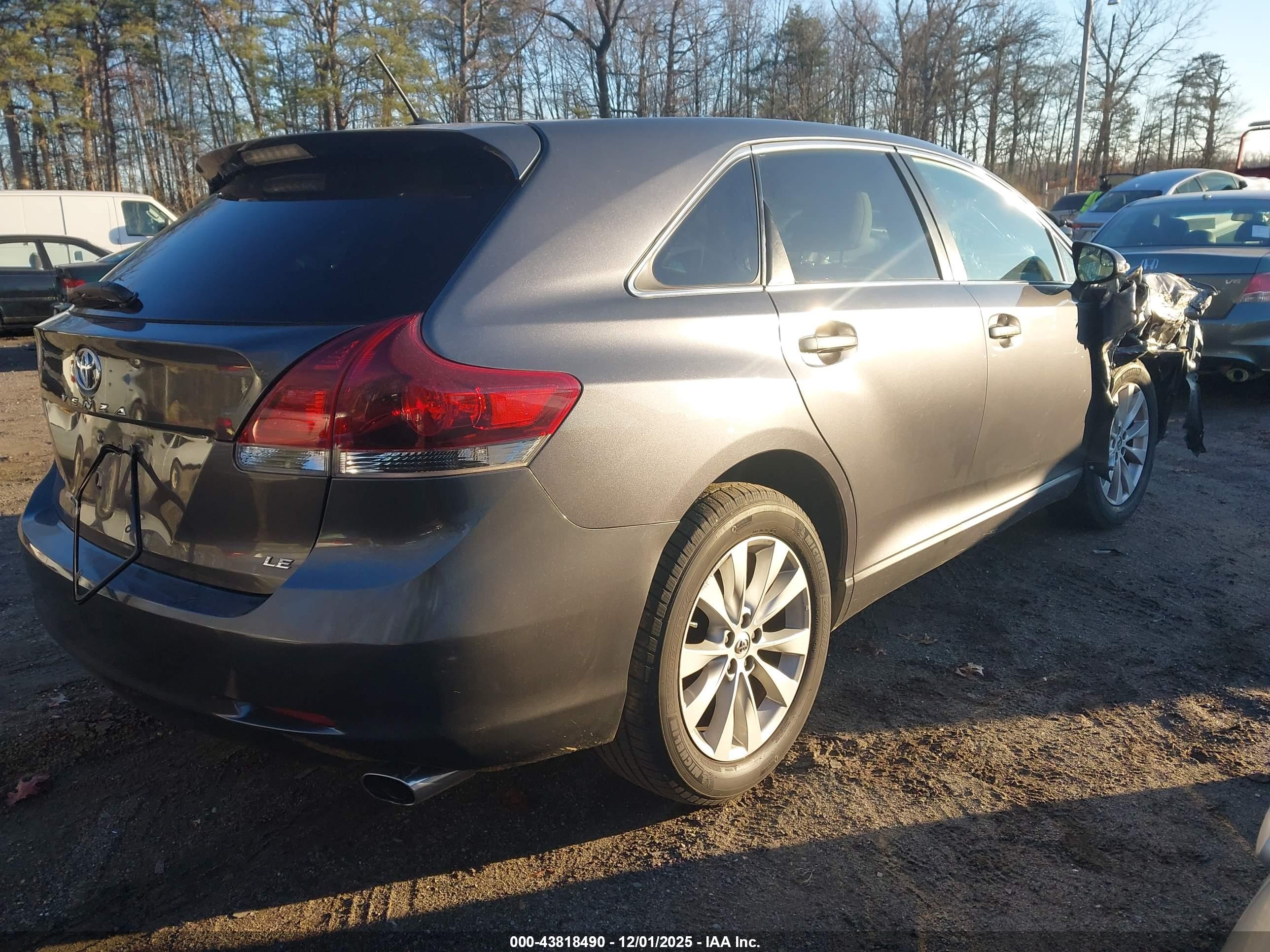 TOYOTA VENZA image 4