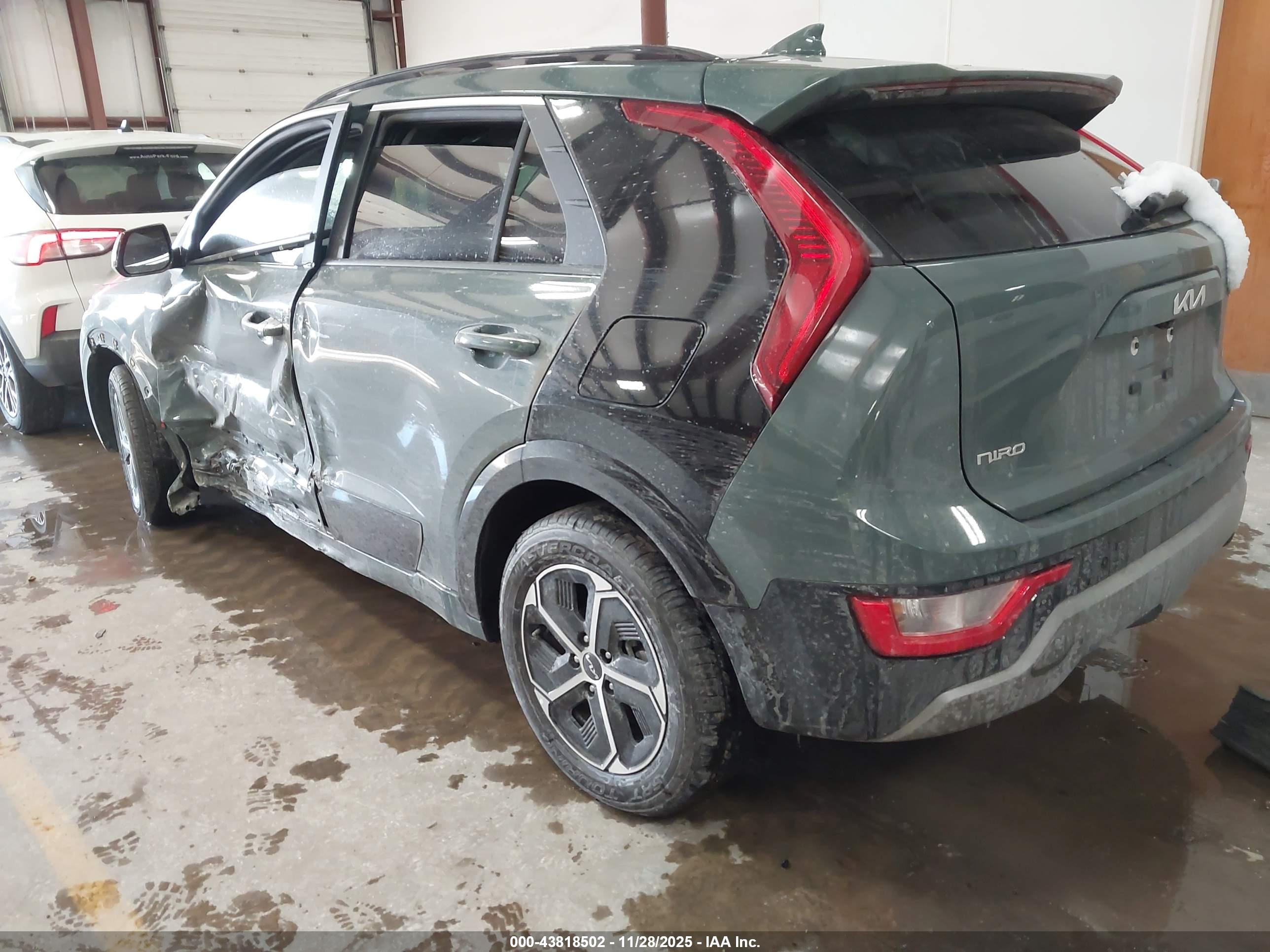 KIA NIRO image 3