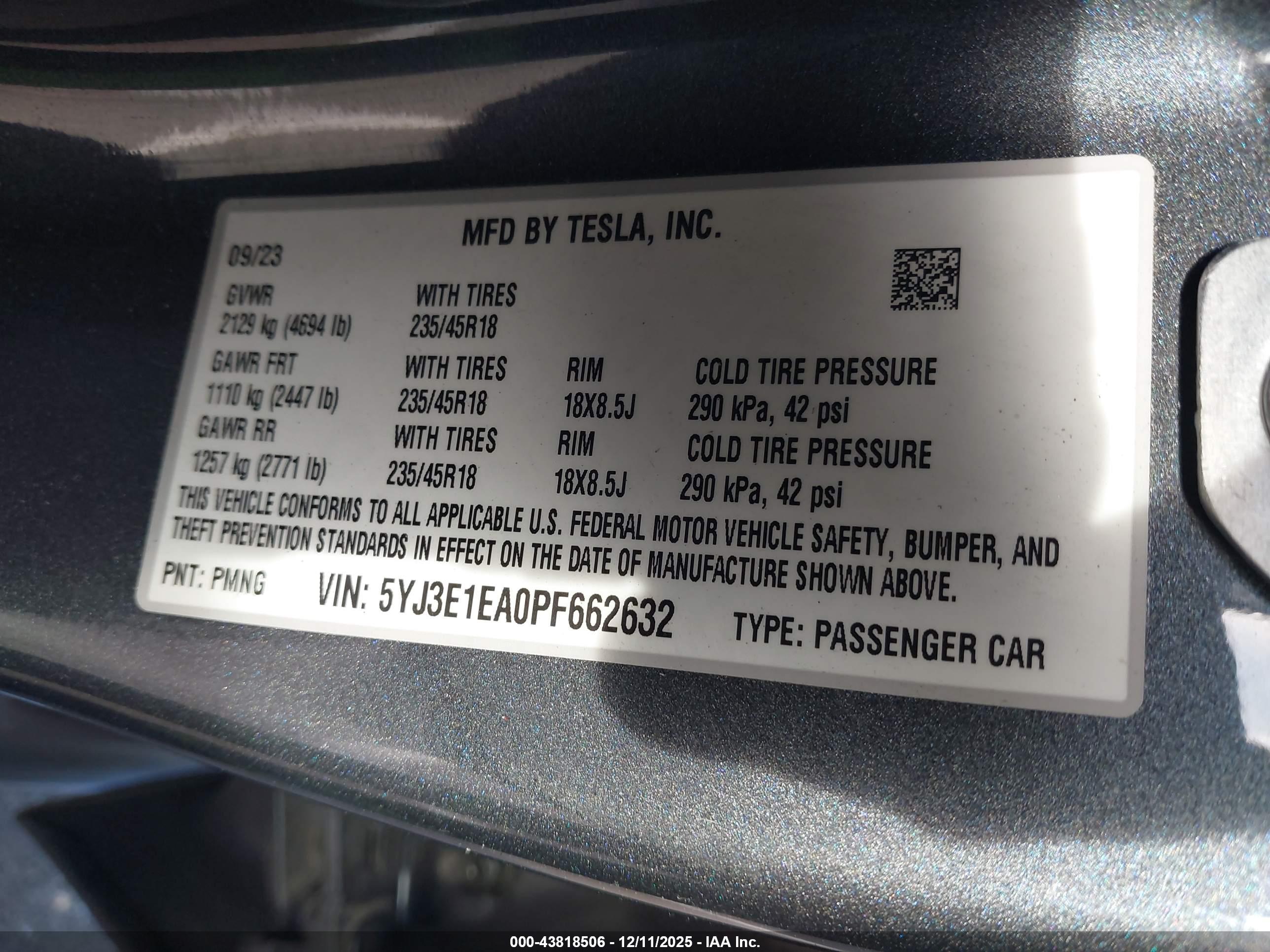 TESLA MODEL image 9