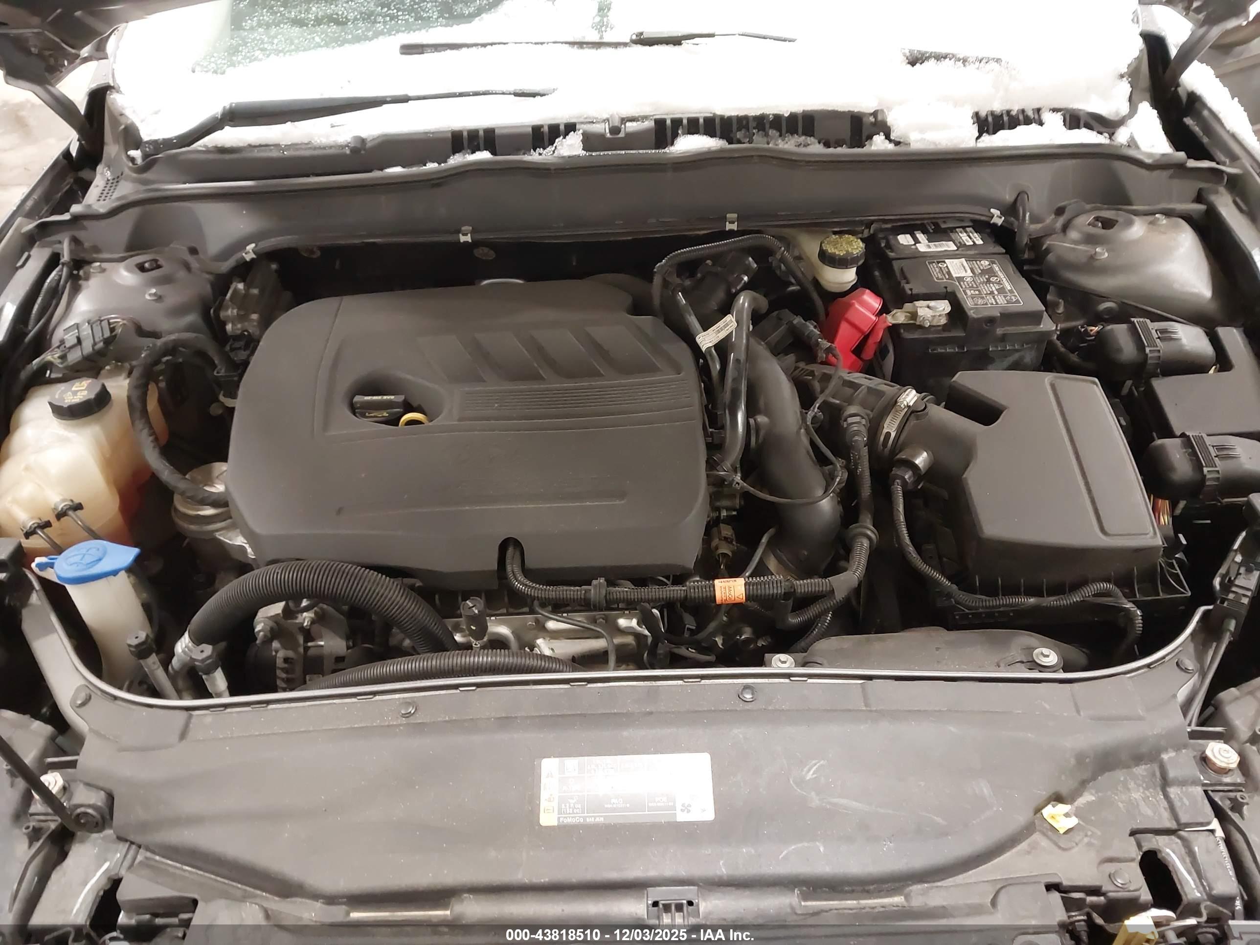 FORD FUSION image 10