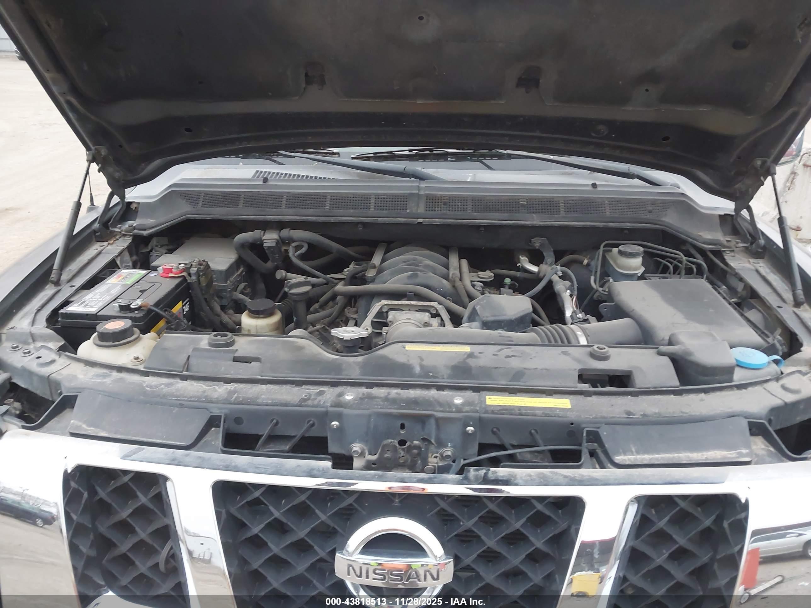 NISSAN TITAN image 10