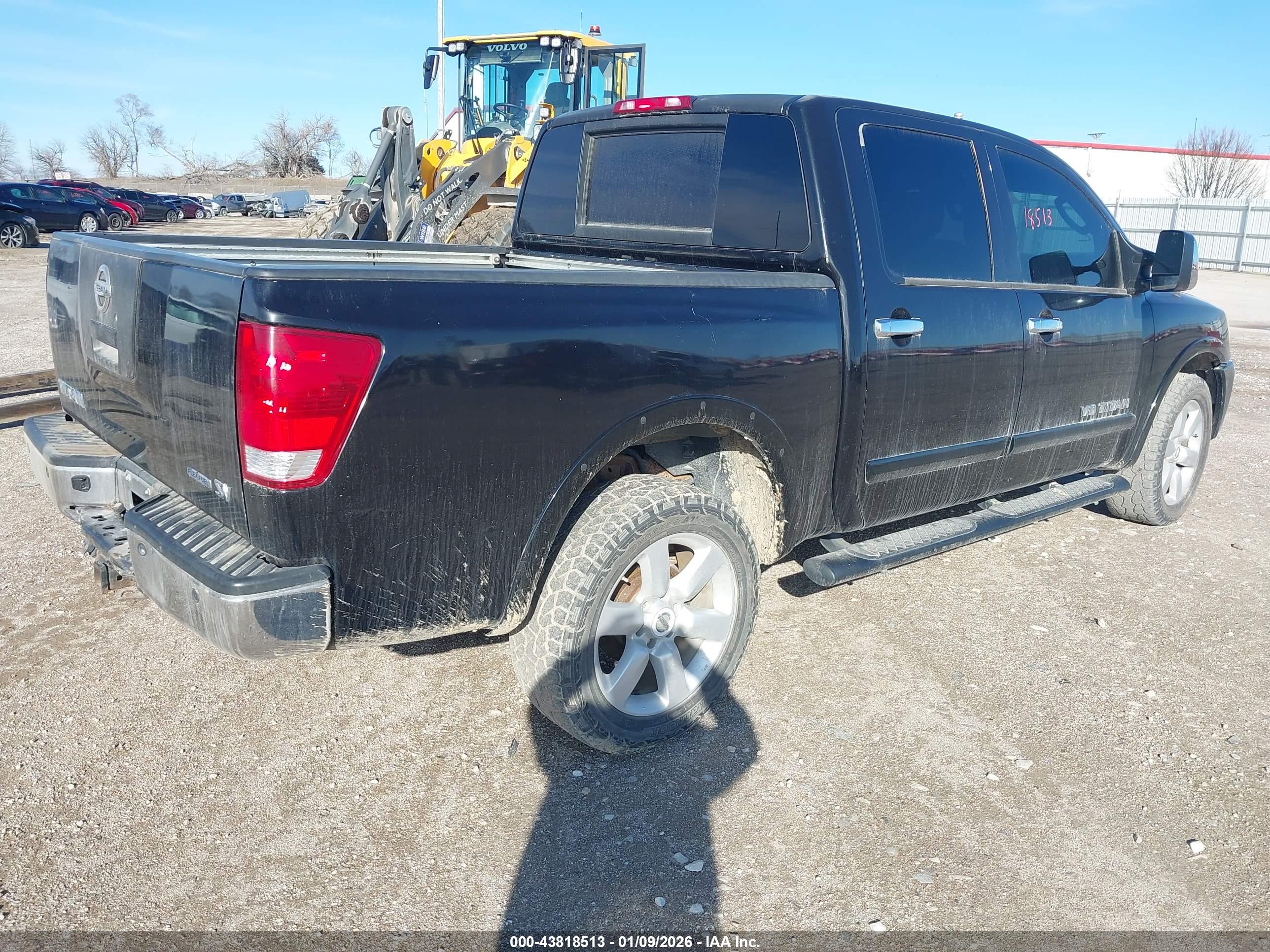 NISSAN TITAN image 4