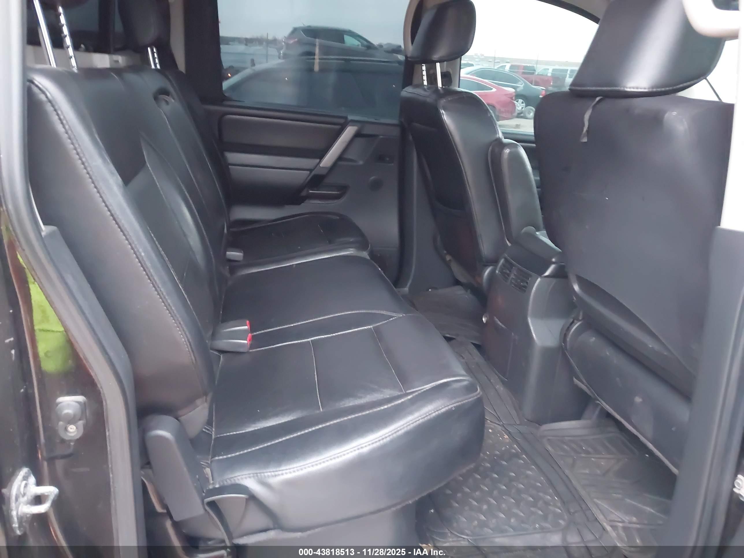 NISSAN TITAN image 8