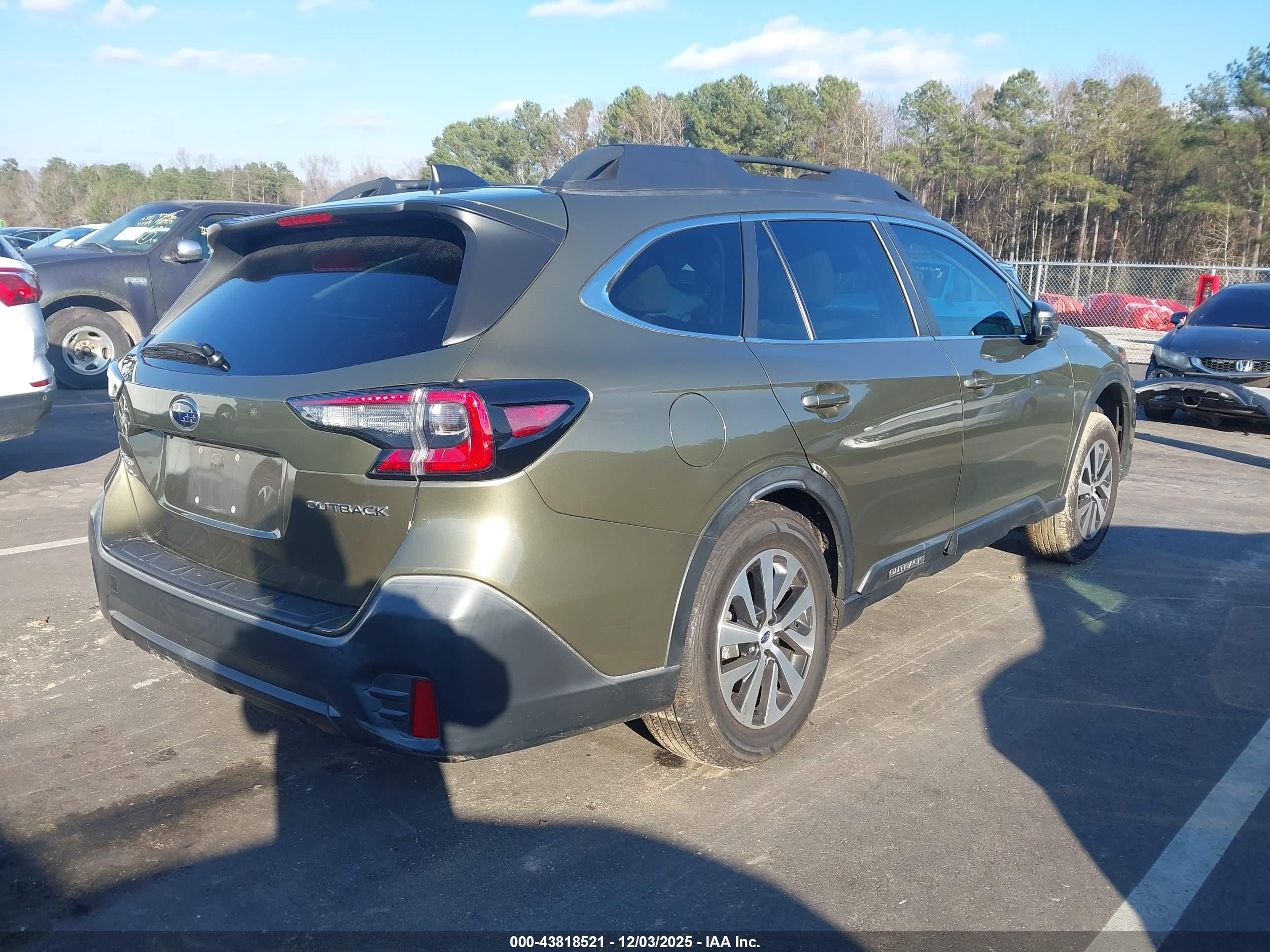 SUBARU OUTBACK image 4