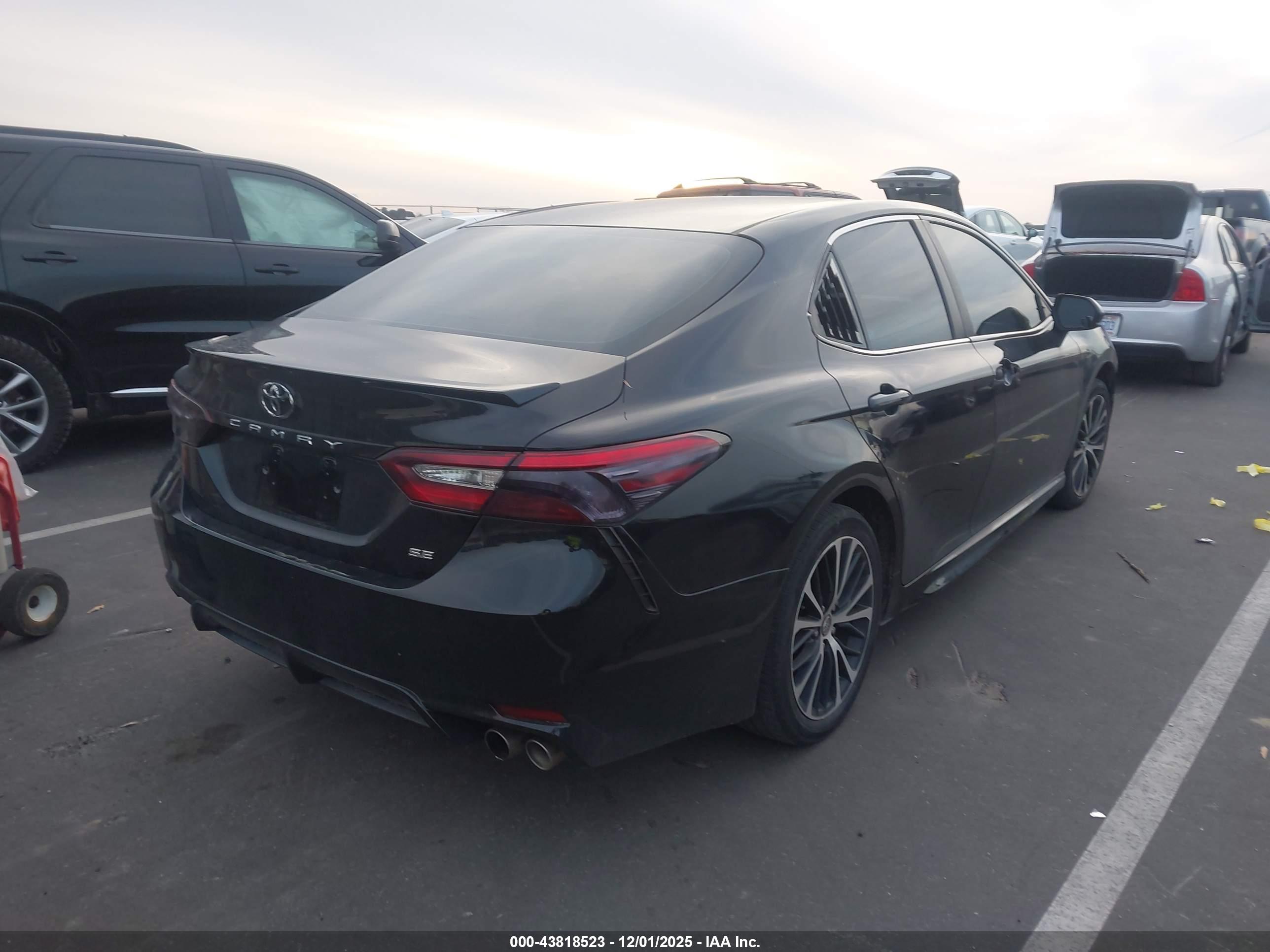 TOYOTA CAMRY image 4