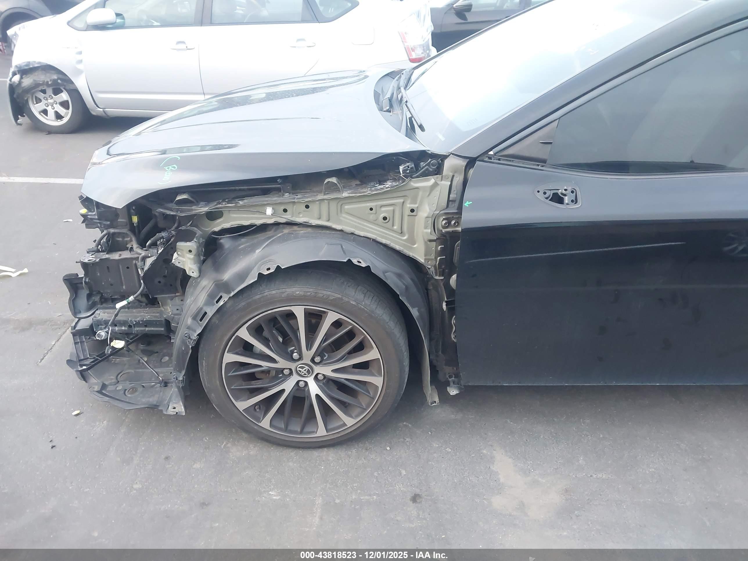 TOYOTA CAMRY image 6