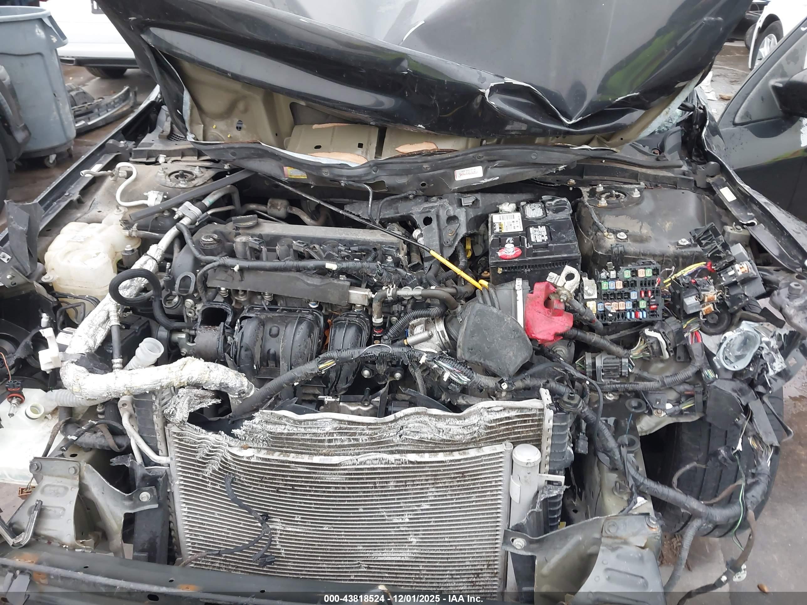 FORD FUSION image 10