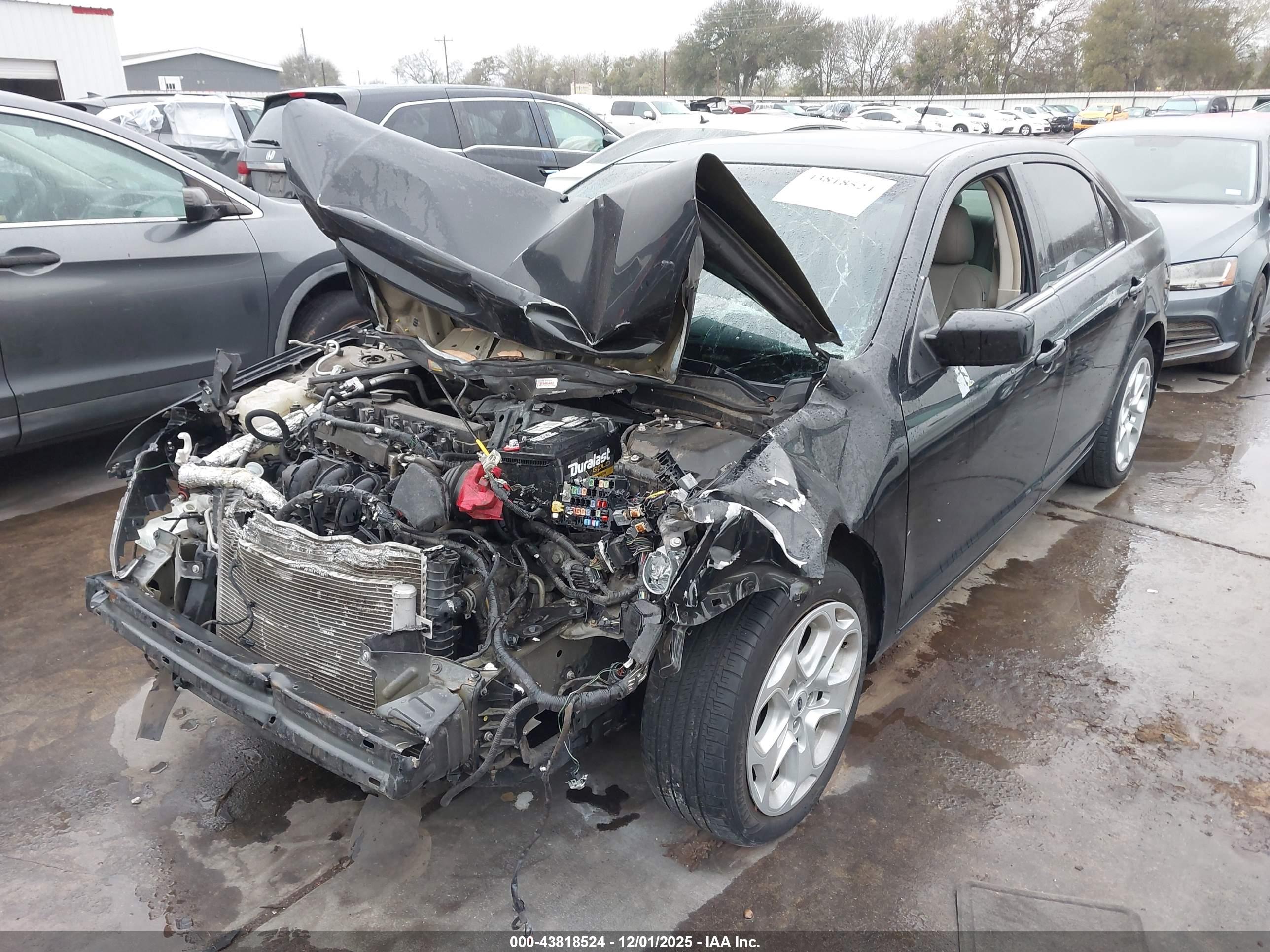 FORD FUSION image 2