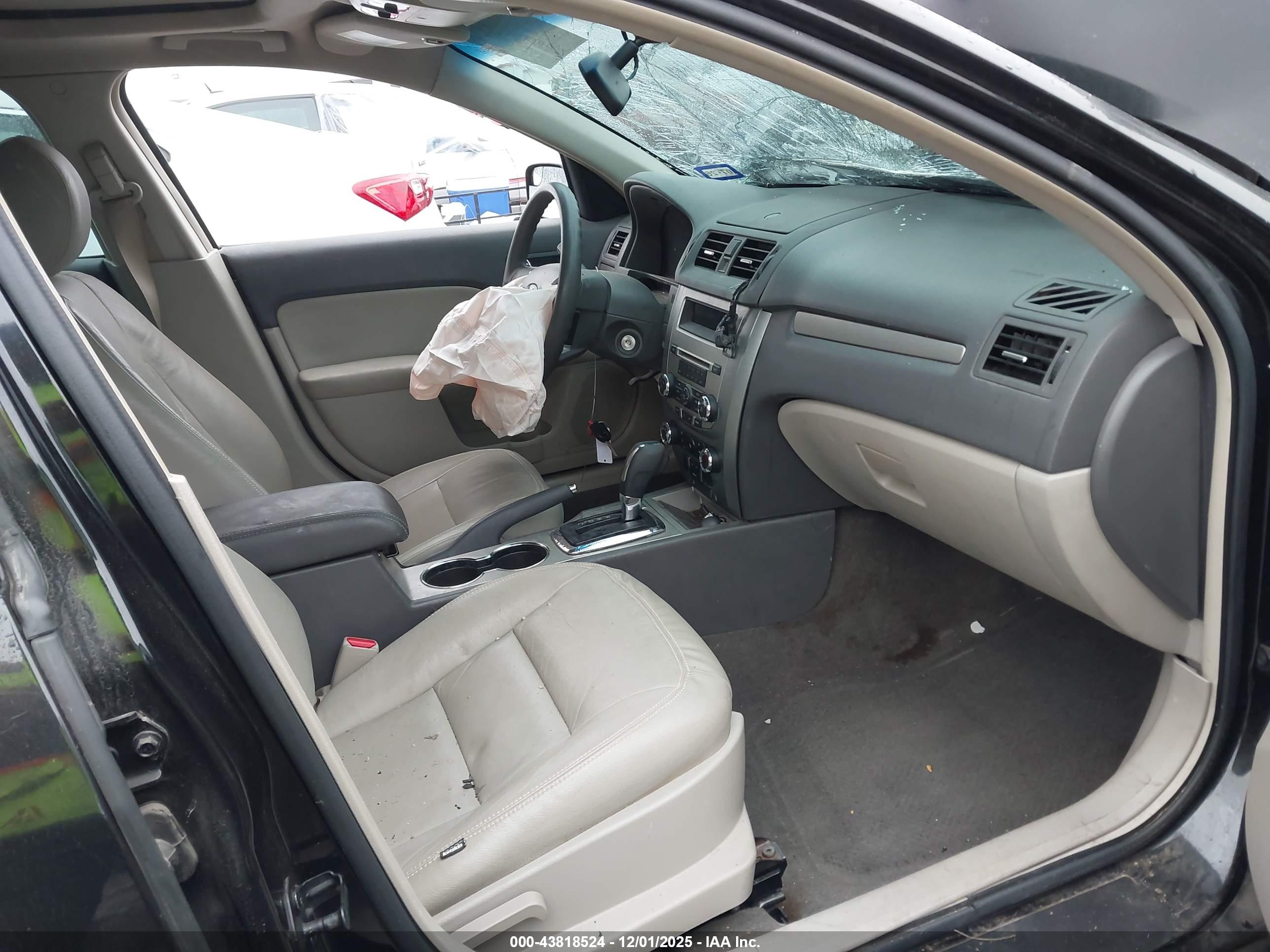 FORD FUSION image 5