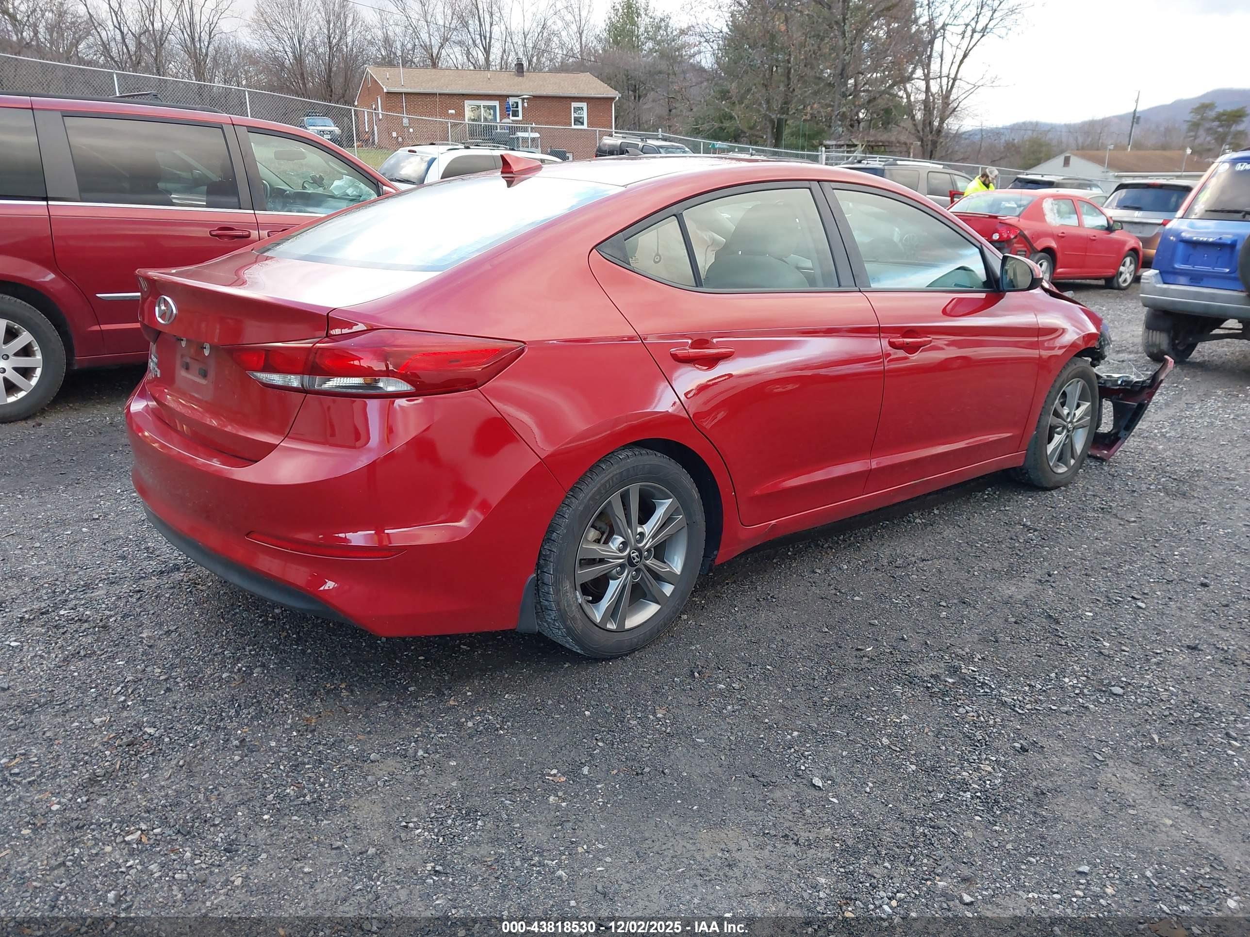 HYUNDAI ELANTRA image 4