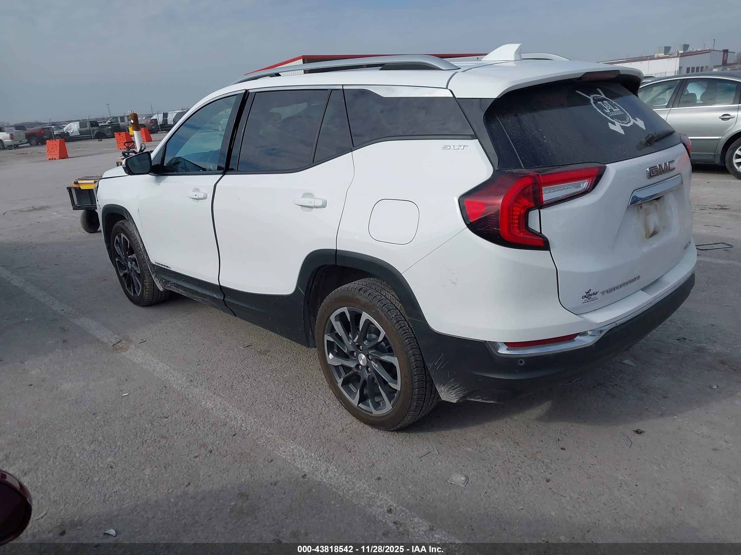 GMC TERRAIN image 3