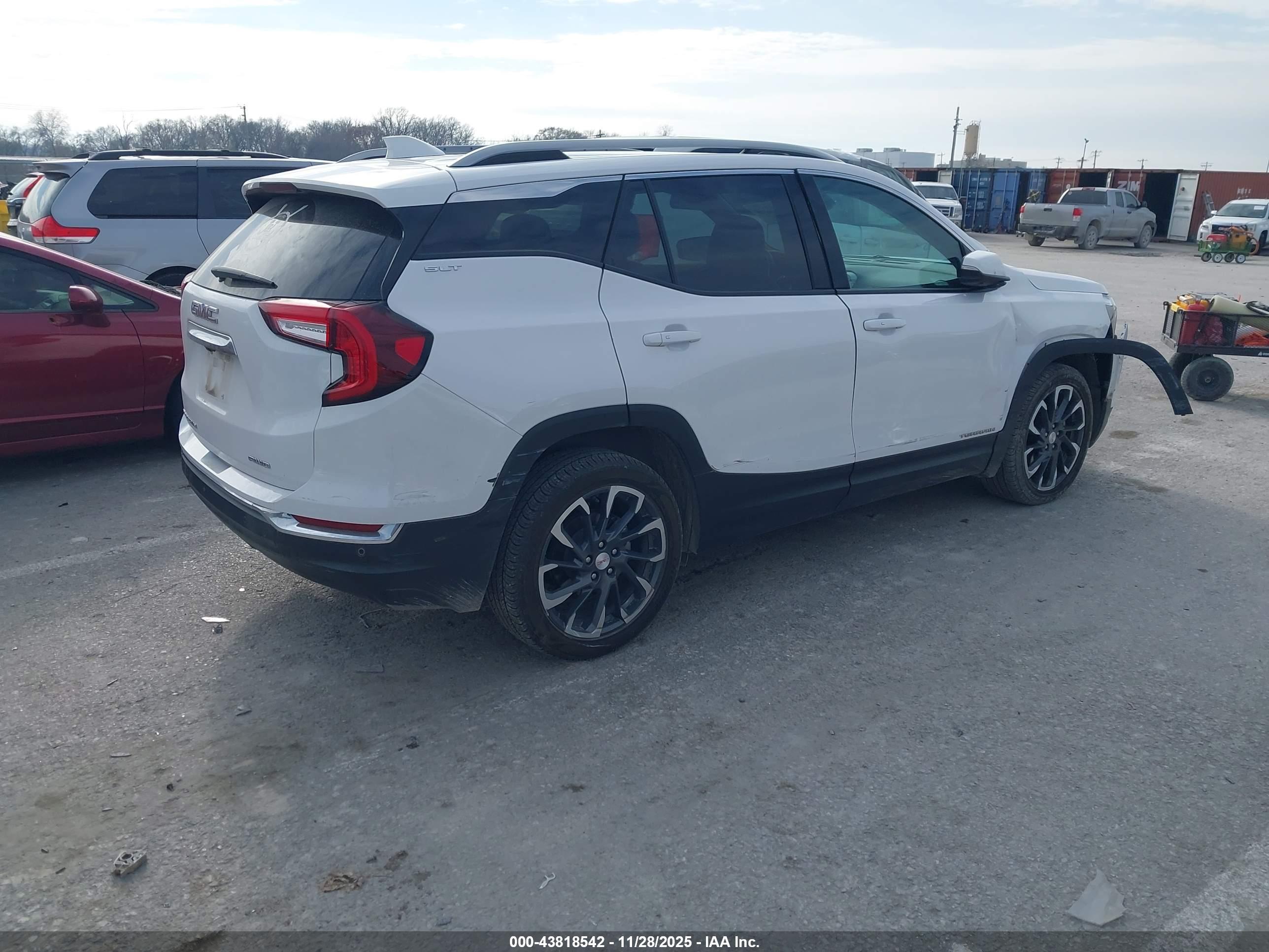 GMC TERRAIN image 4