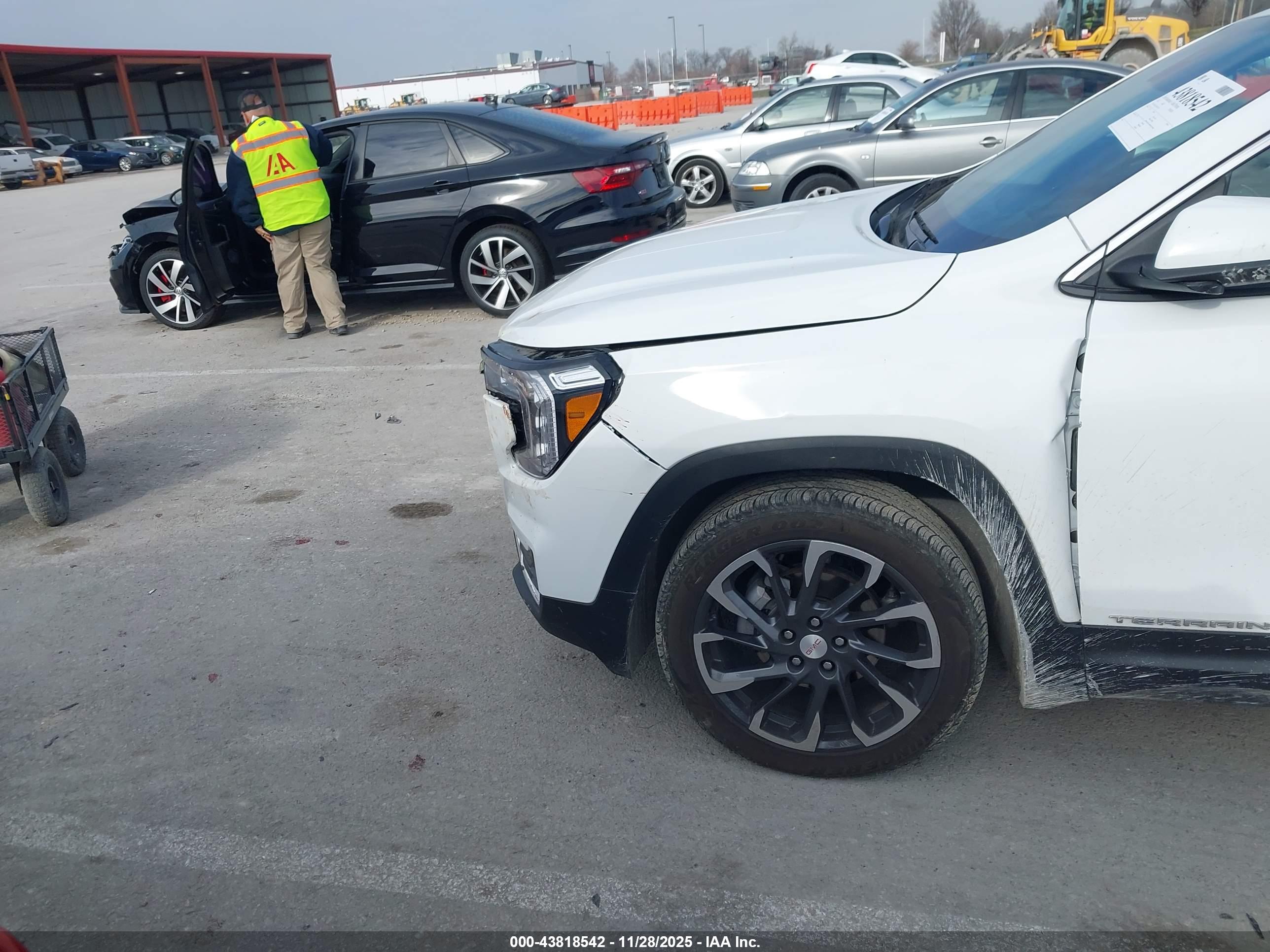 GMC TERRAIN image 6