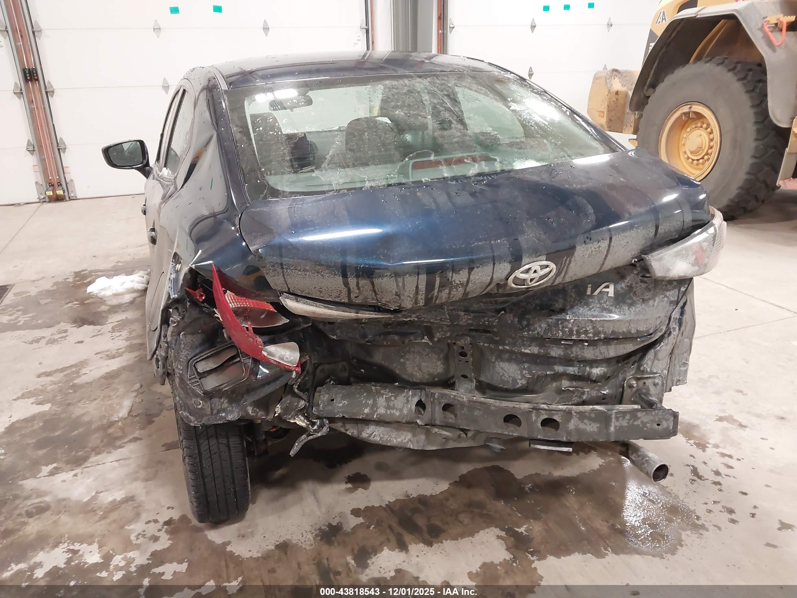 TOYOTA YARIS image 6