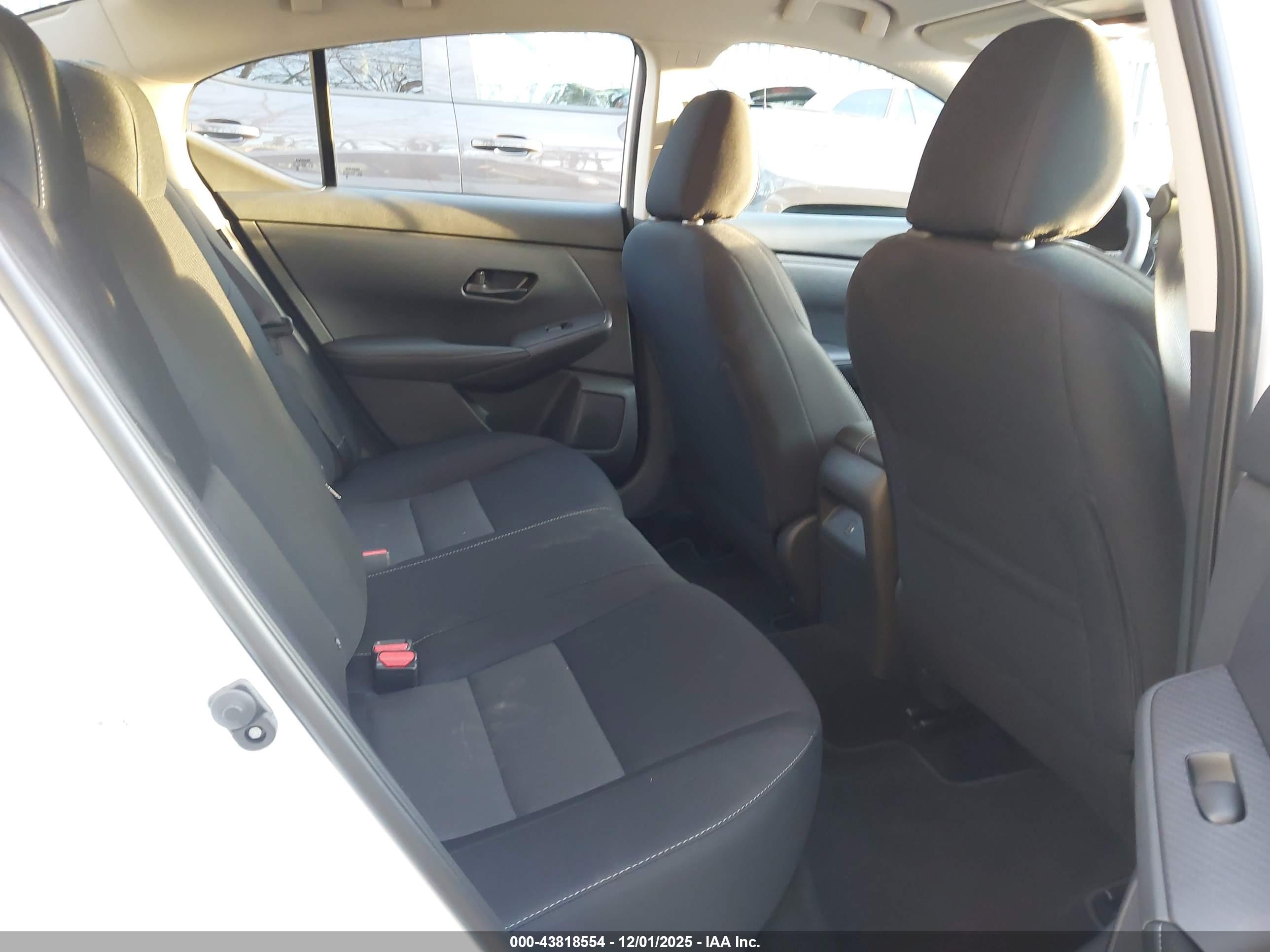 NISSAN SENTRA image 8