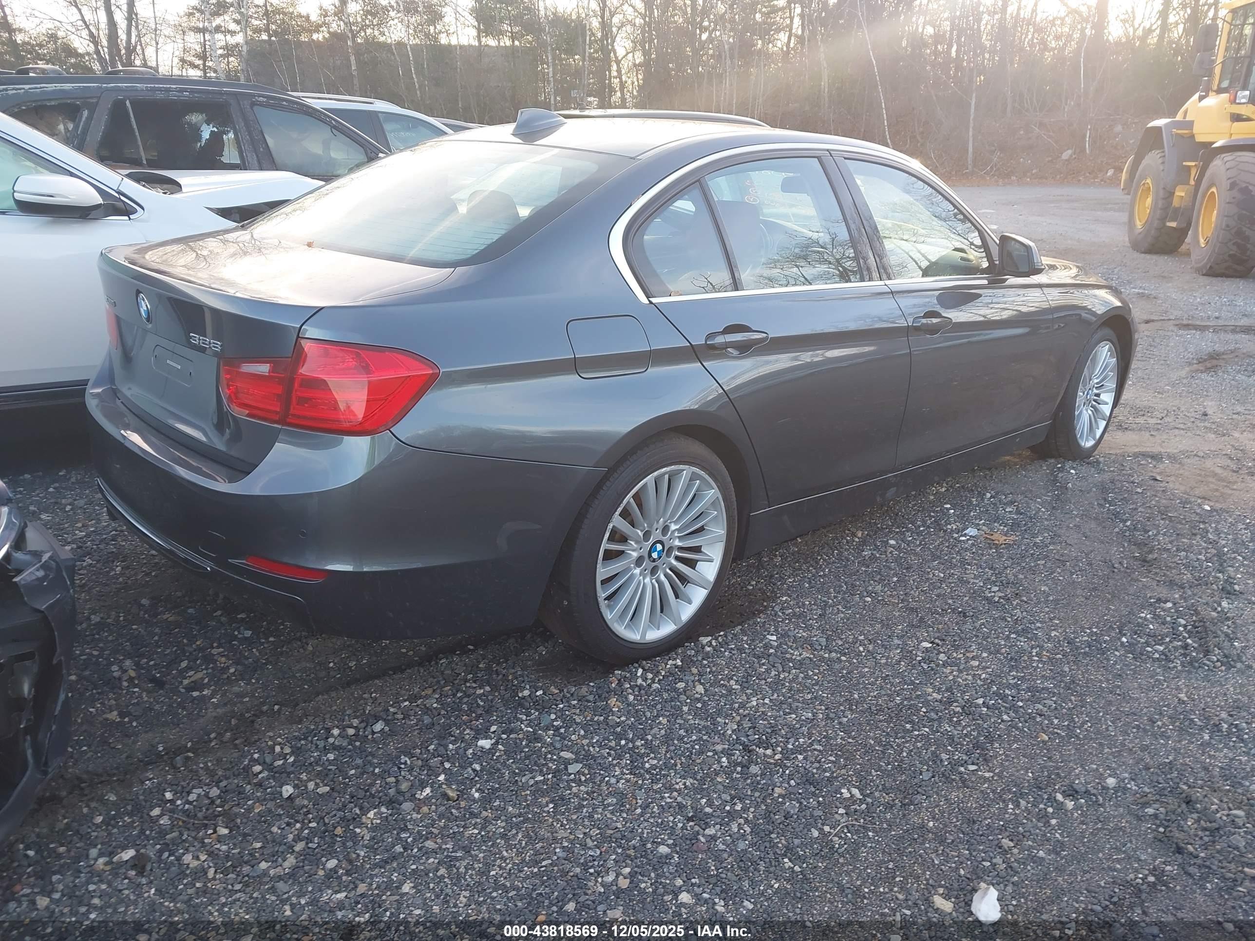 BMW 328I image 4