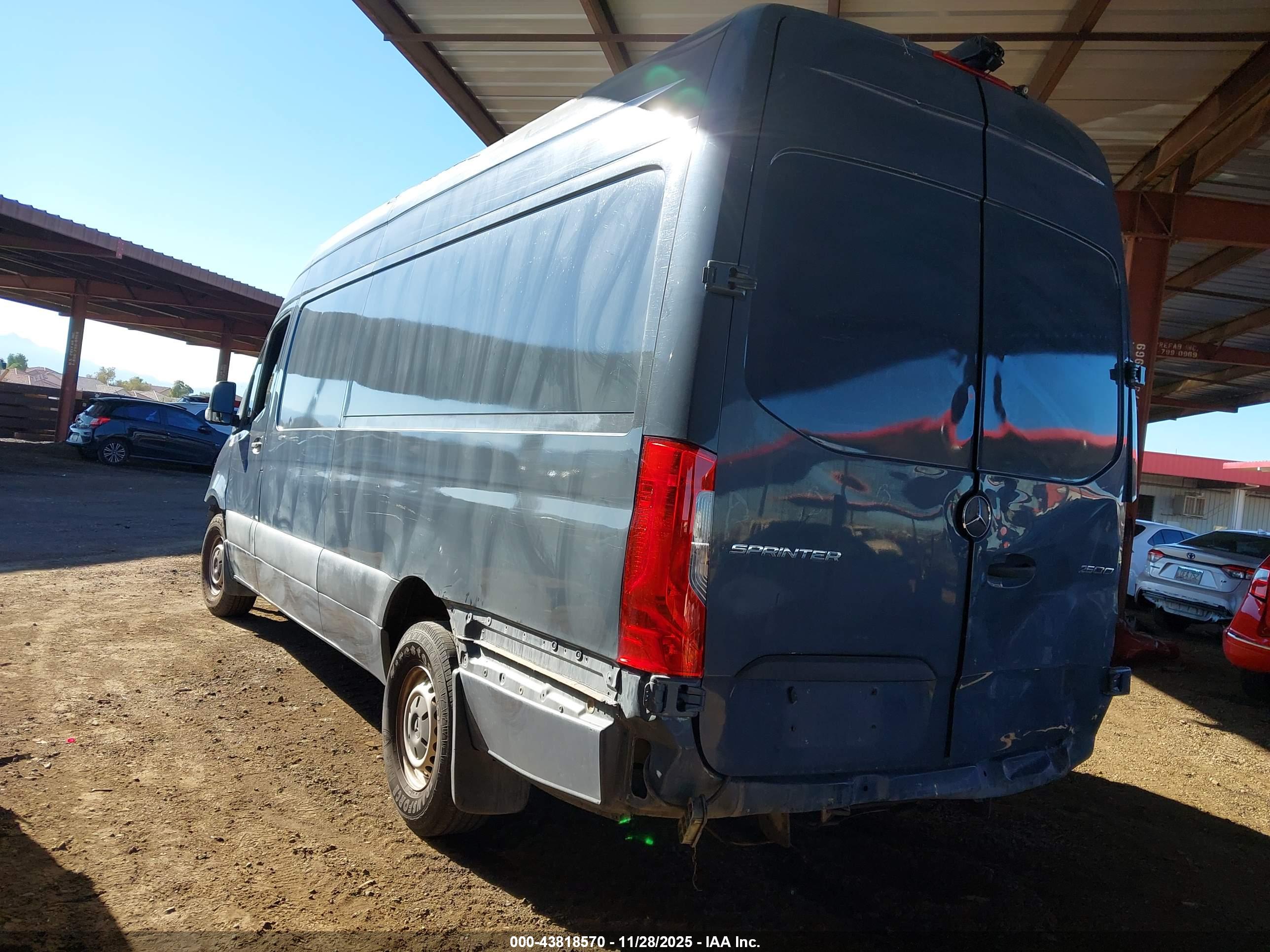 MERCEDES-BENZ SPRINTER image 3