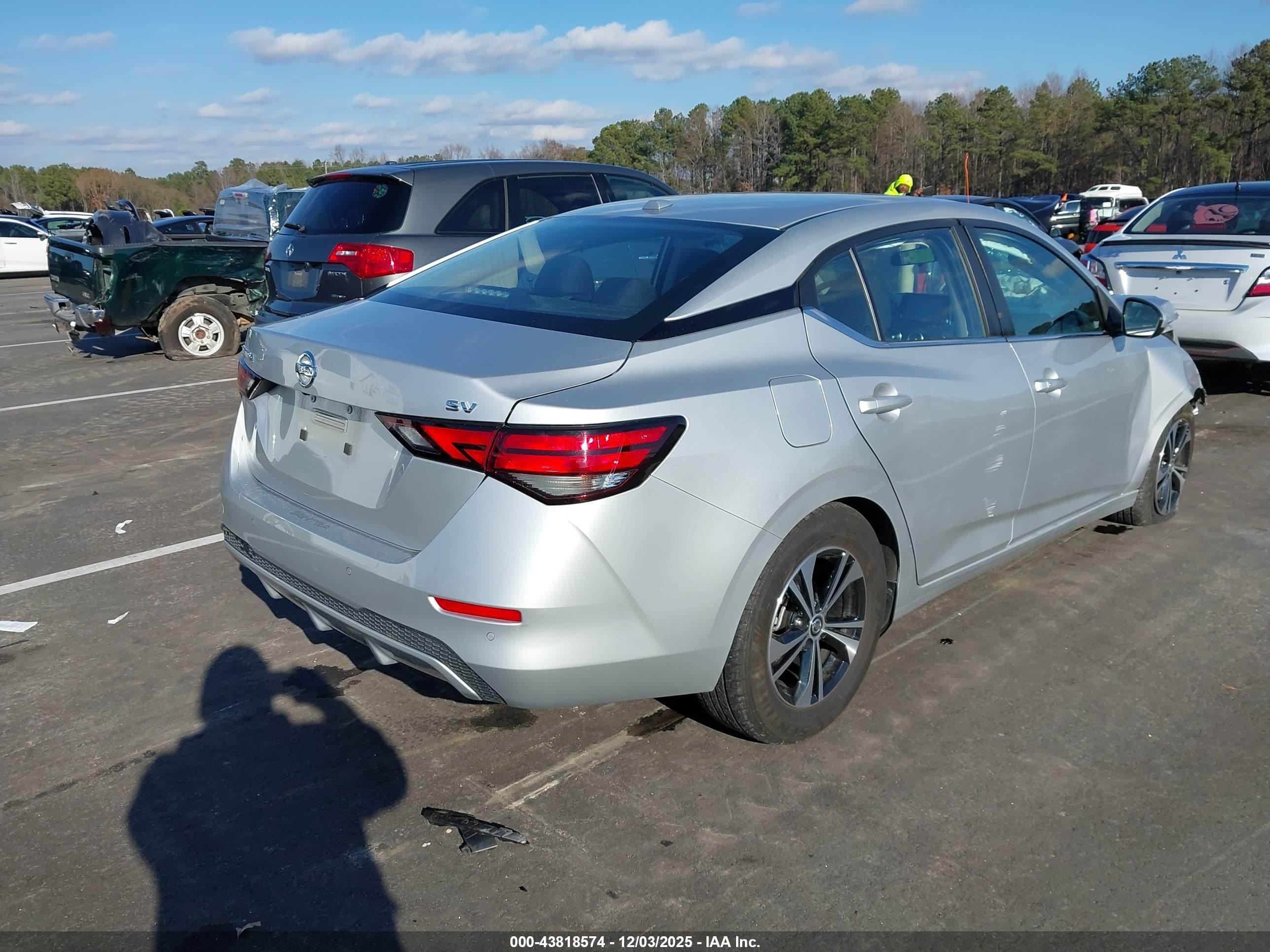 NISSAN SENTRA image 4