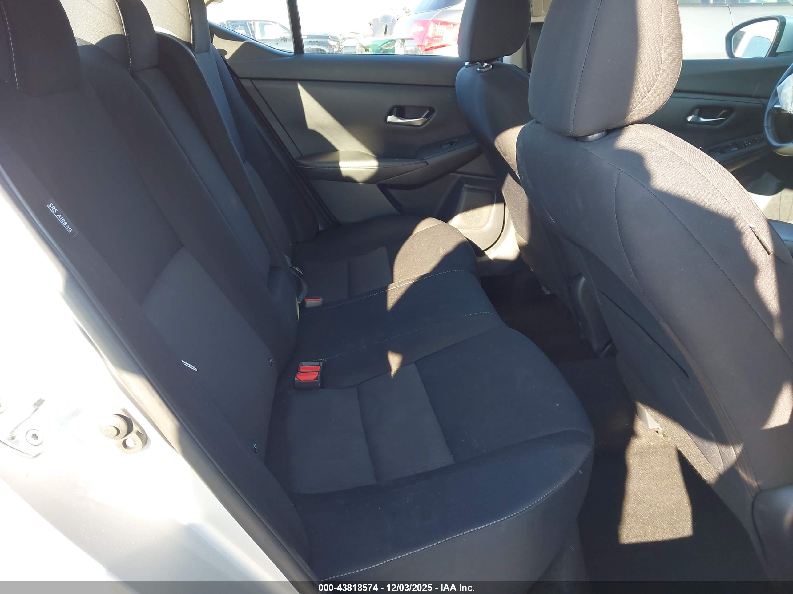 NISSAN SENTRA image 8