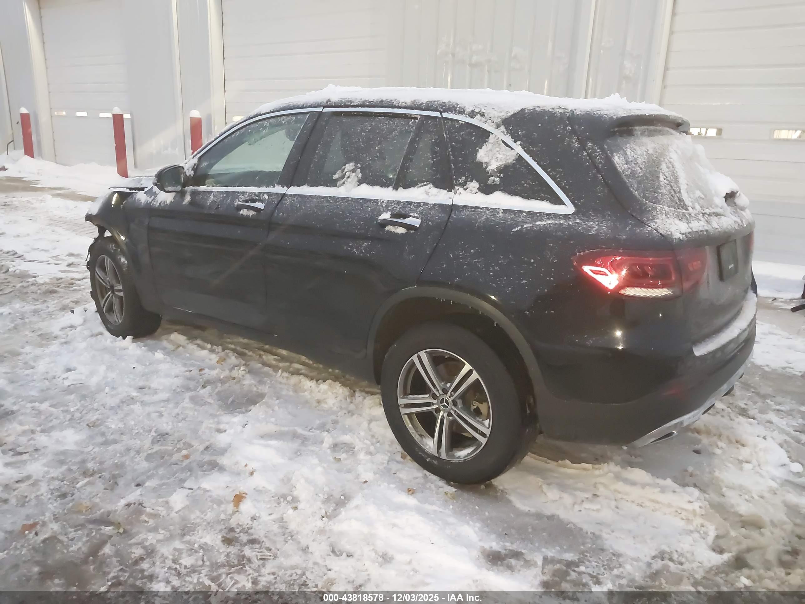 MERCEDES-BENZ GLC image 3
