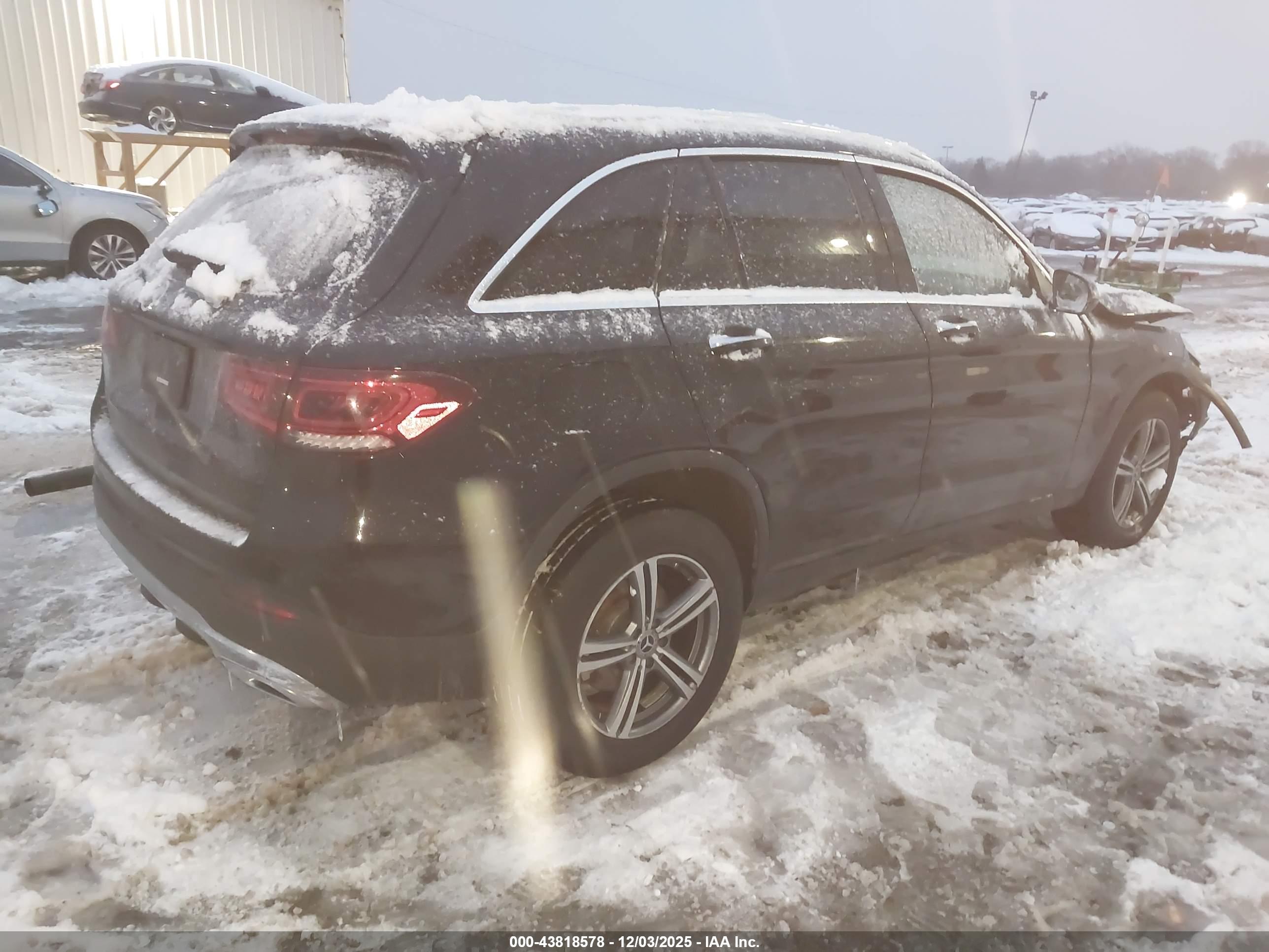 MERCEDES-BENZ GLC image 4
