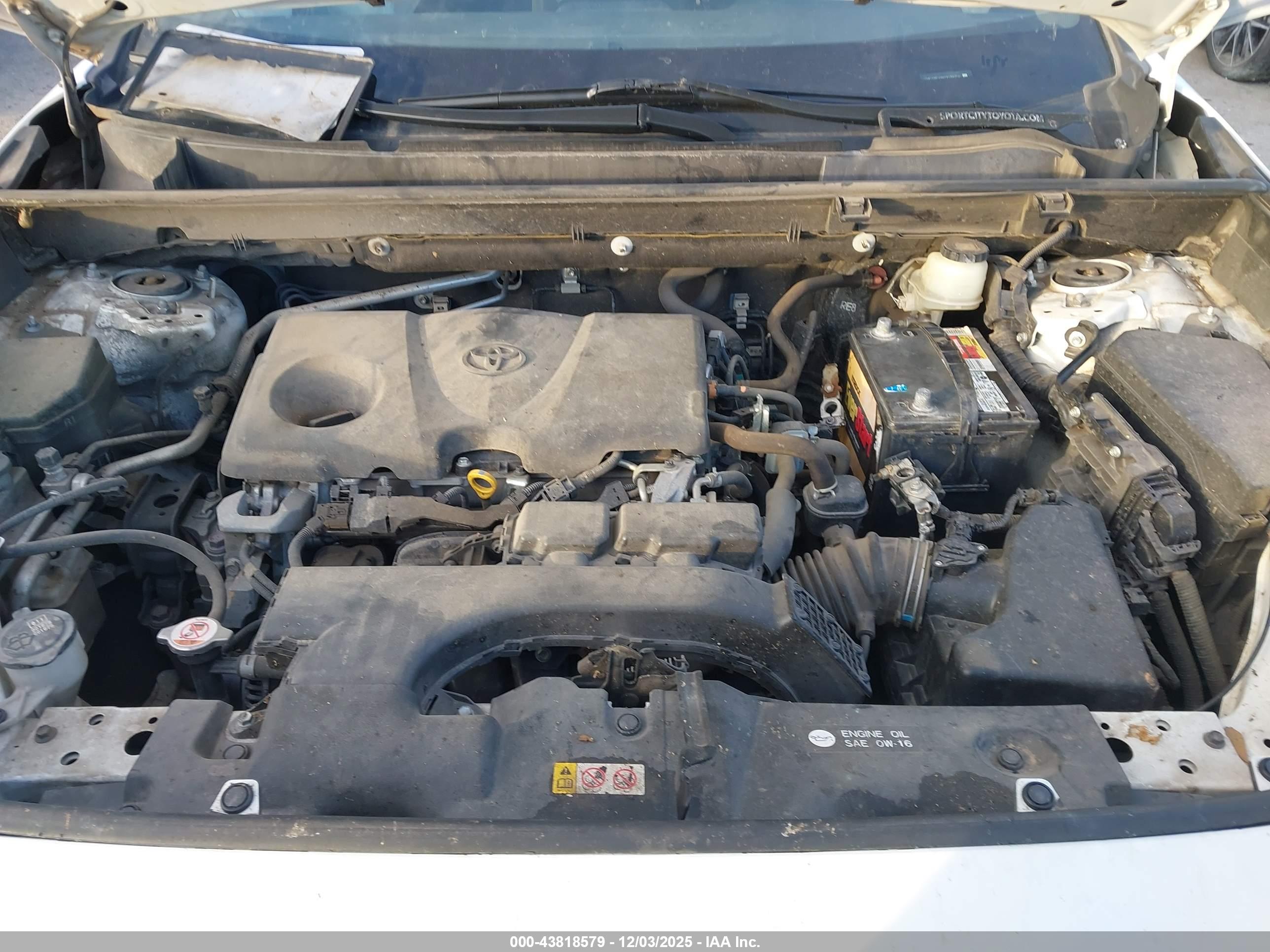 TOYOTA RAV4 image 10