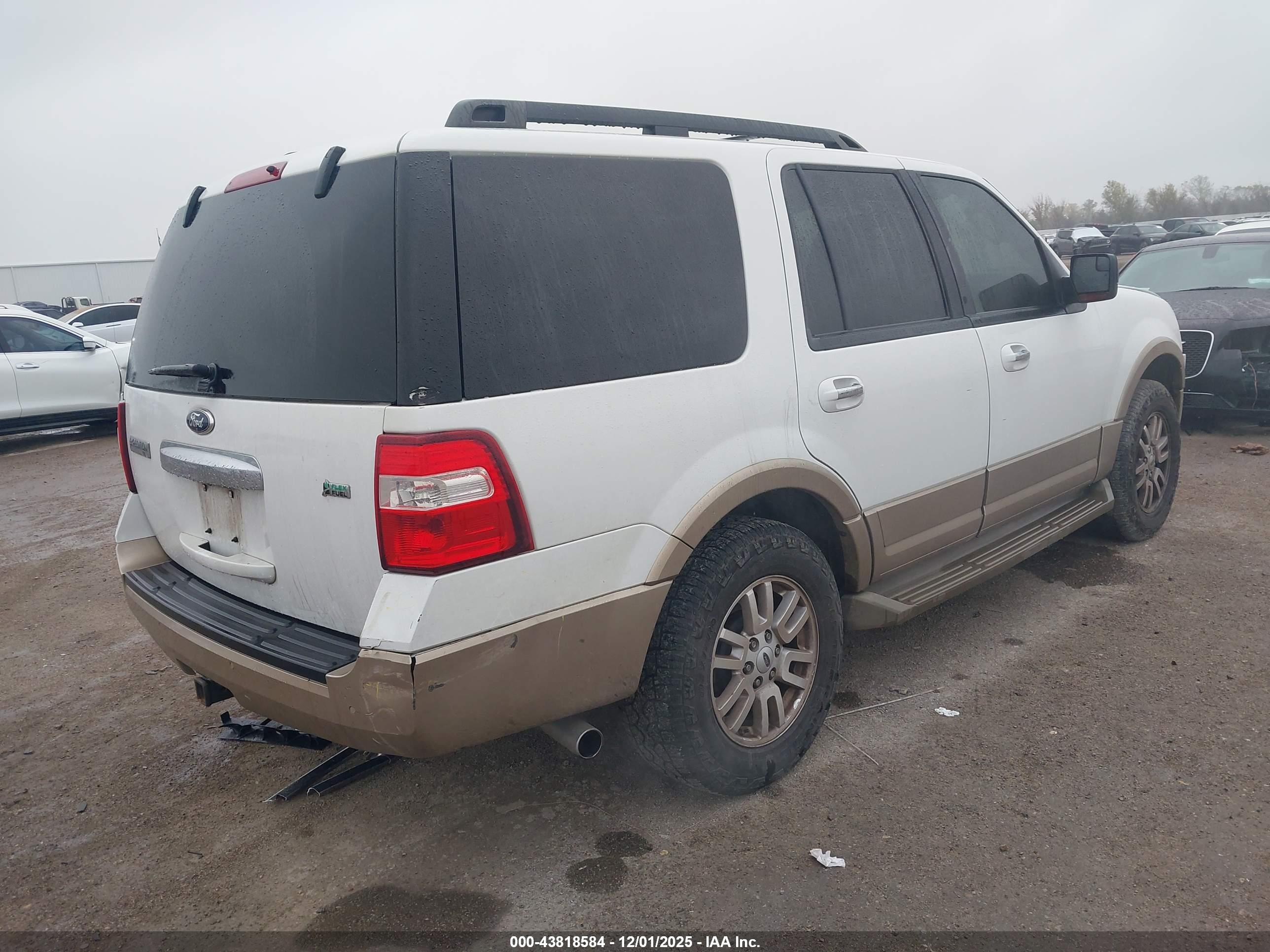 FORD EXPEDITION image 4