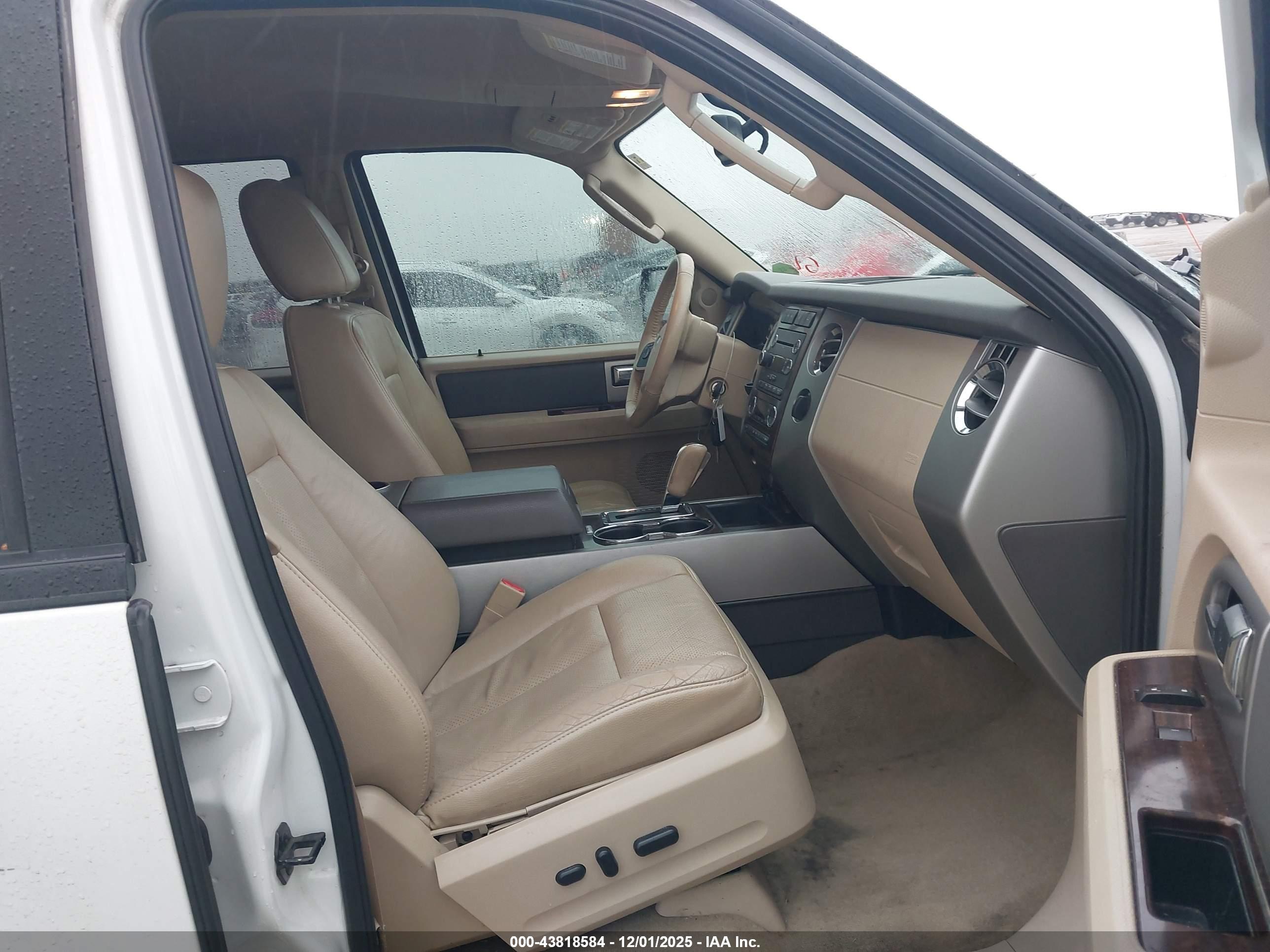 FORD EXPEDITION image 5