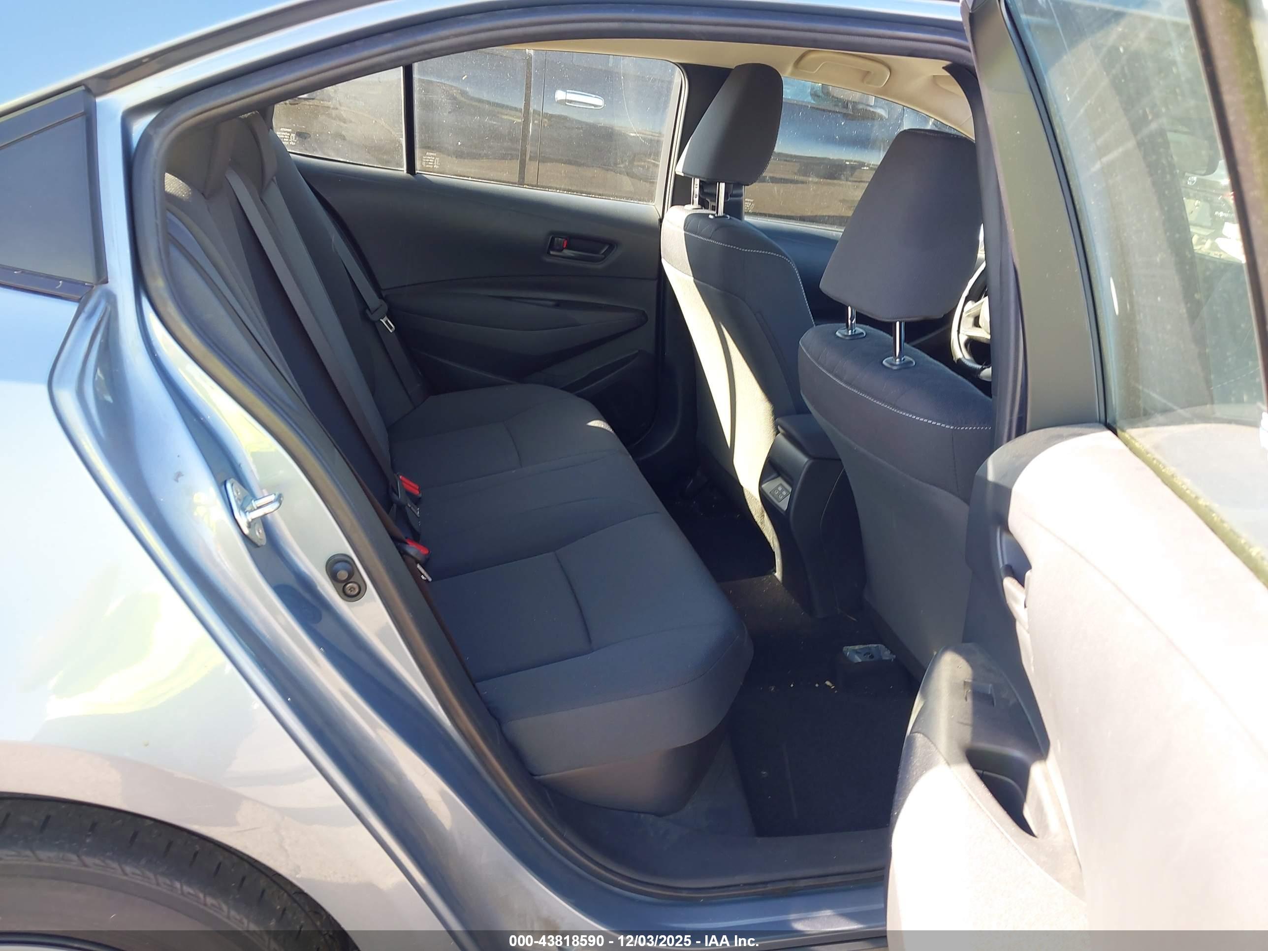 TOYOTA COROLLA image 8