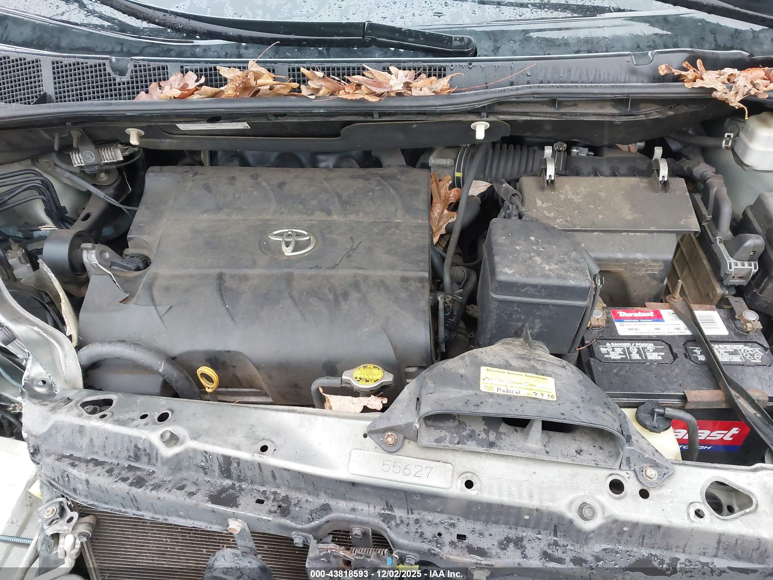 TOYOTA SIENNA image 10
